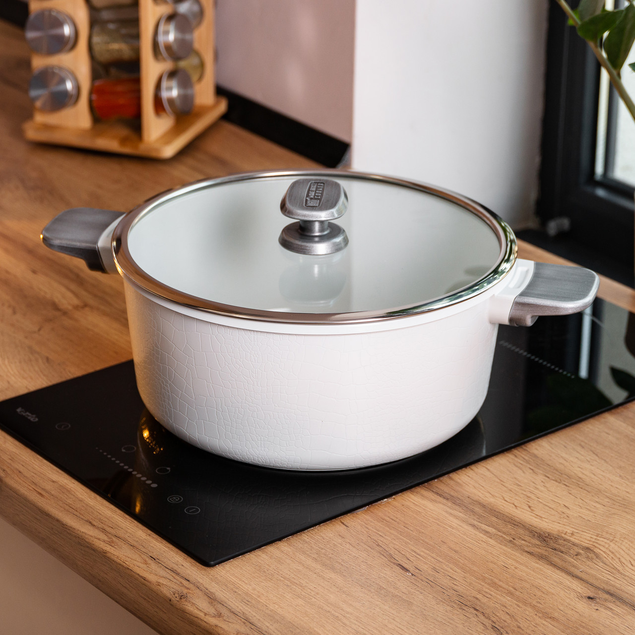 Алюмінієва каструля з керамічним покриттям антипригарним 5 л Ø 30 см біла MGC