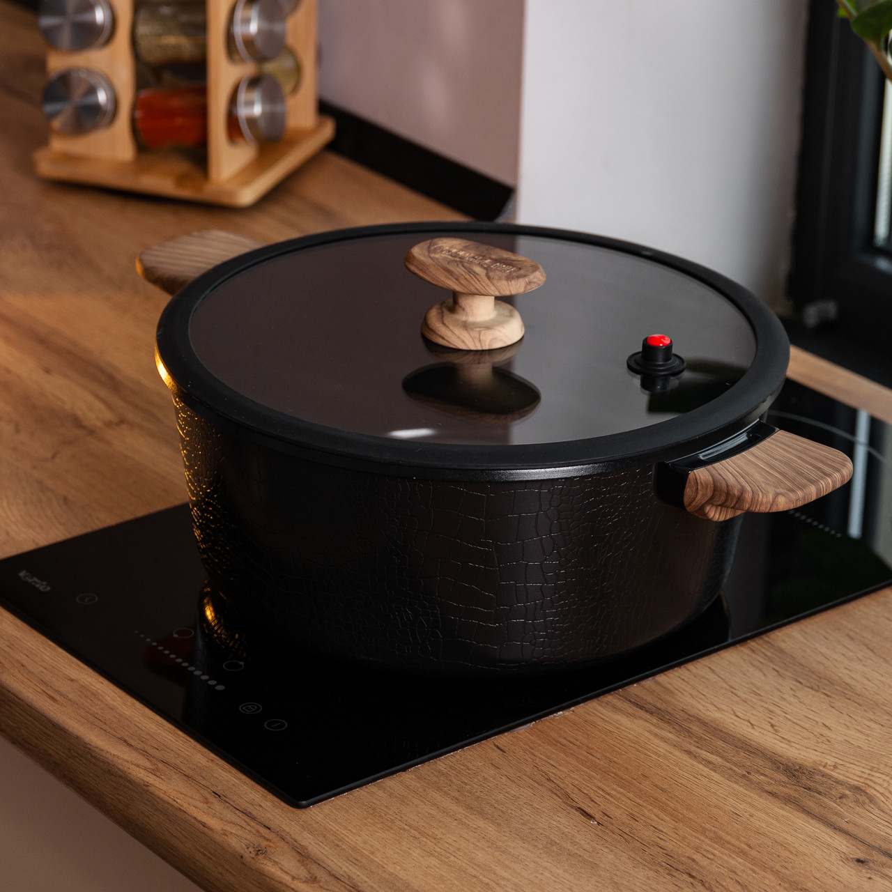 Алюмінієва каструля з керамічним покриттям антипригарним 5 л Ø 30 см чорна MGC