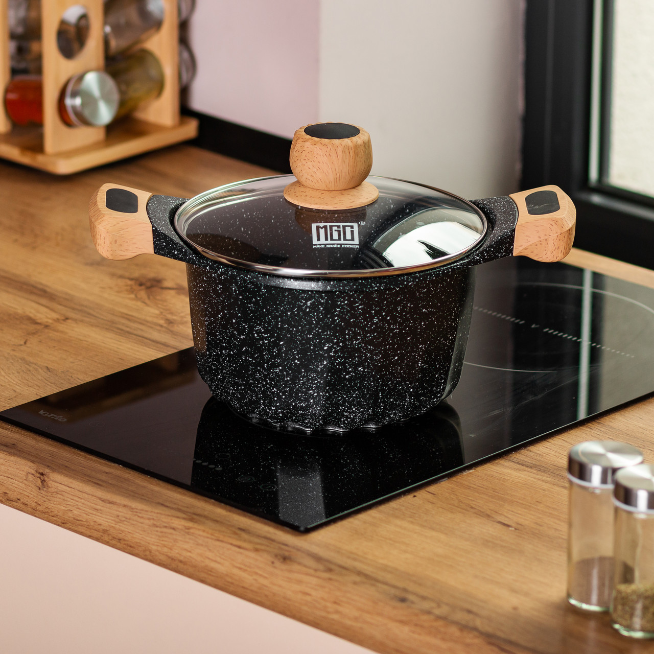 Алюмінієва каструля об&apos;ємом 3 літри з кришкою Ø 20 см. Мармур з антипригарним покриттям MGC чорний