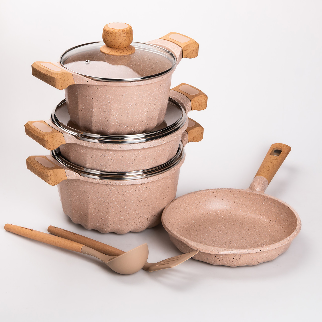 Бежевий набір посуду з мармуровим антипригарним покриттям і скляними кришками
