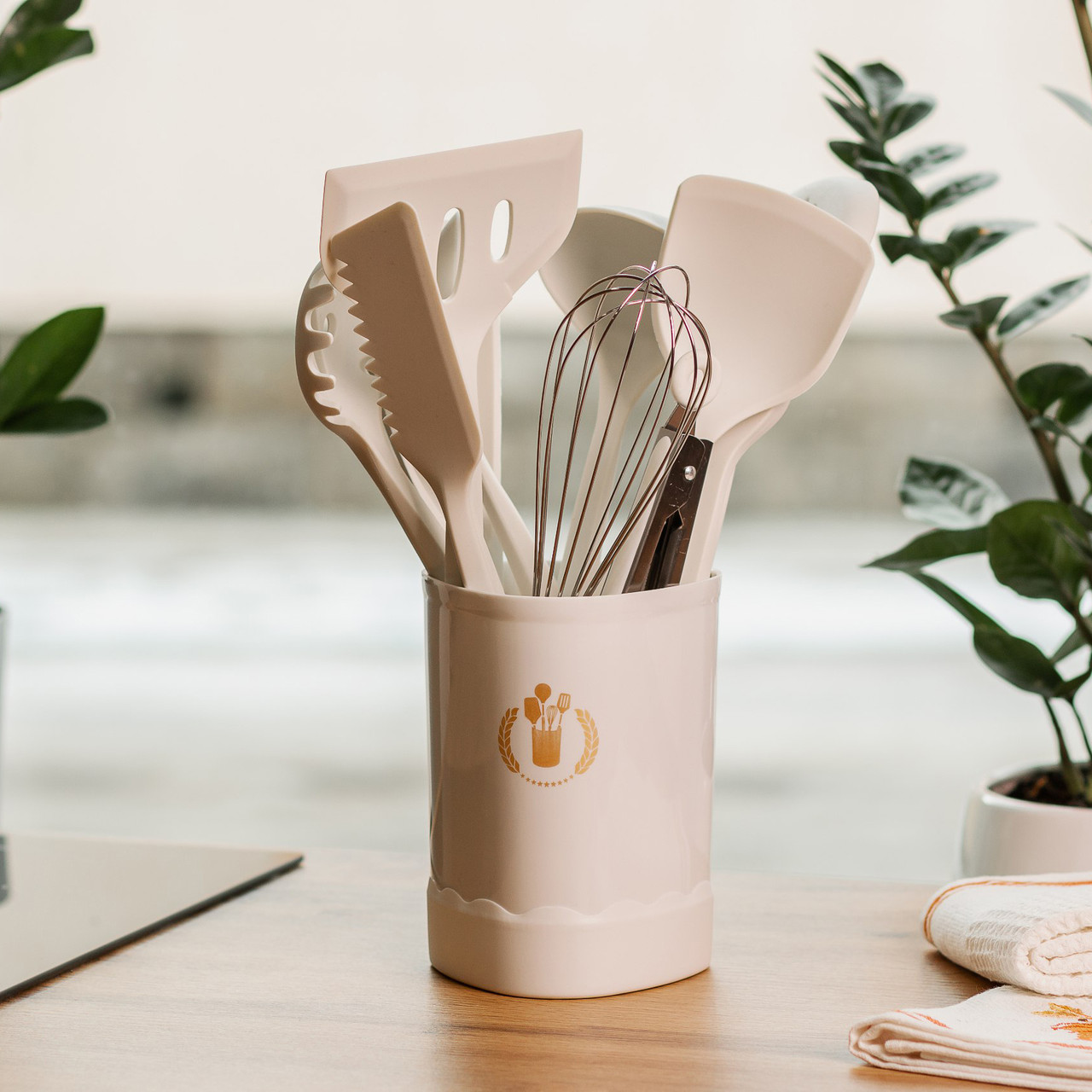 Набір кухонного приладдя на підставці 12 штук з дерев'яною ручкою