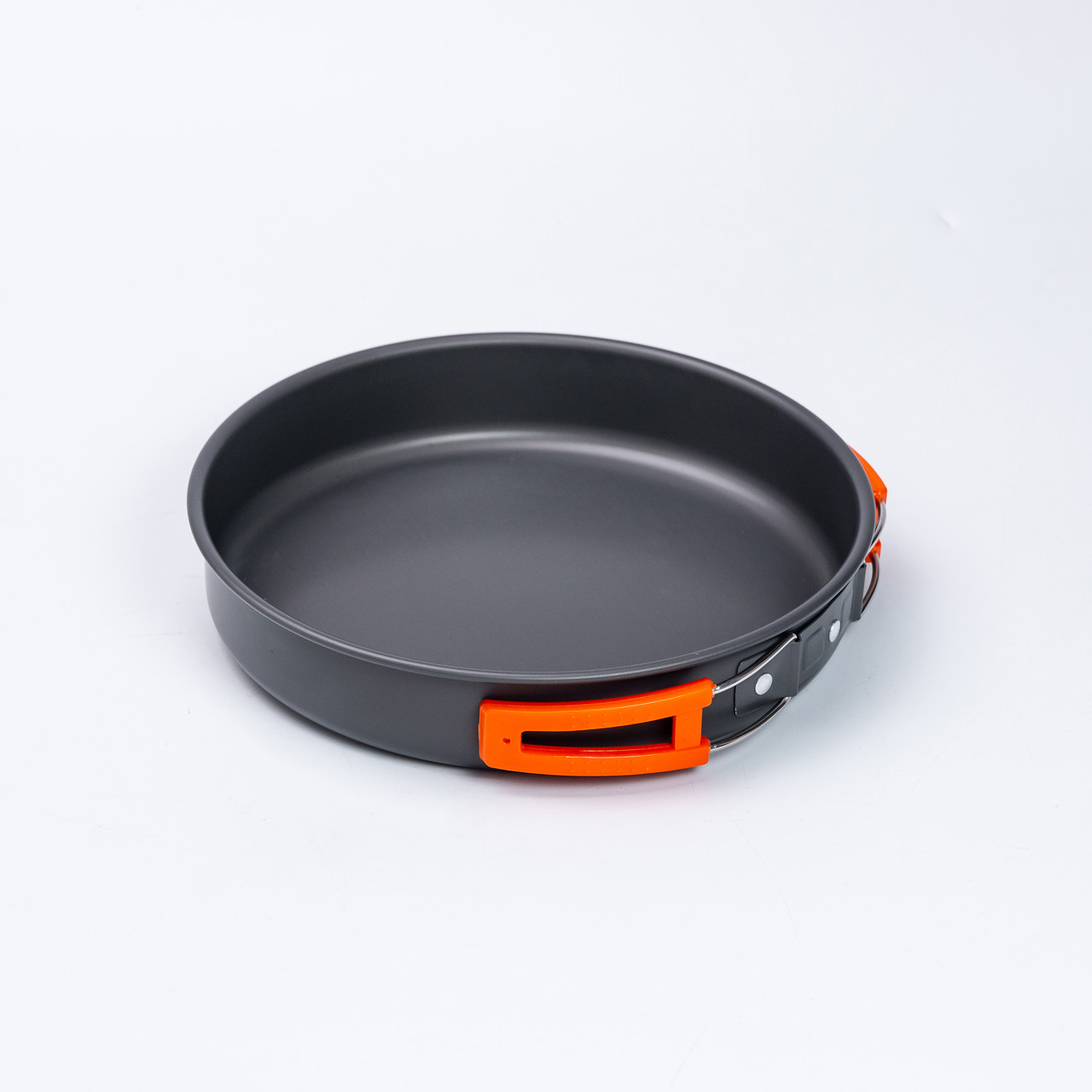 Набір туристичного посуду в сумці для походу та кемпінгу: каструля, сковорода, чайник