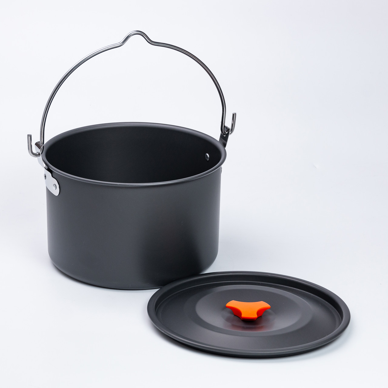 Набір туристичного посуду в сумці для походу та кемпінгу: каструля, сковорода, чайник