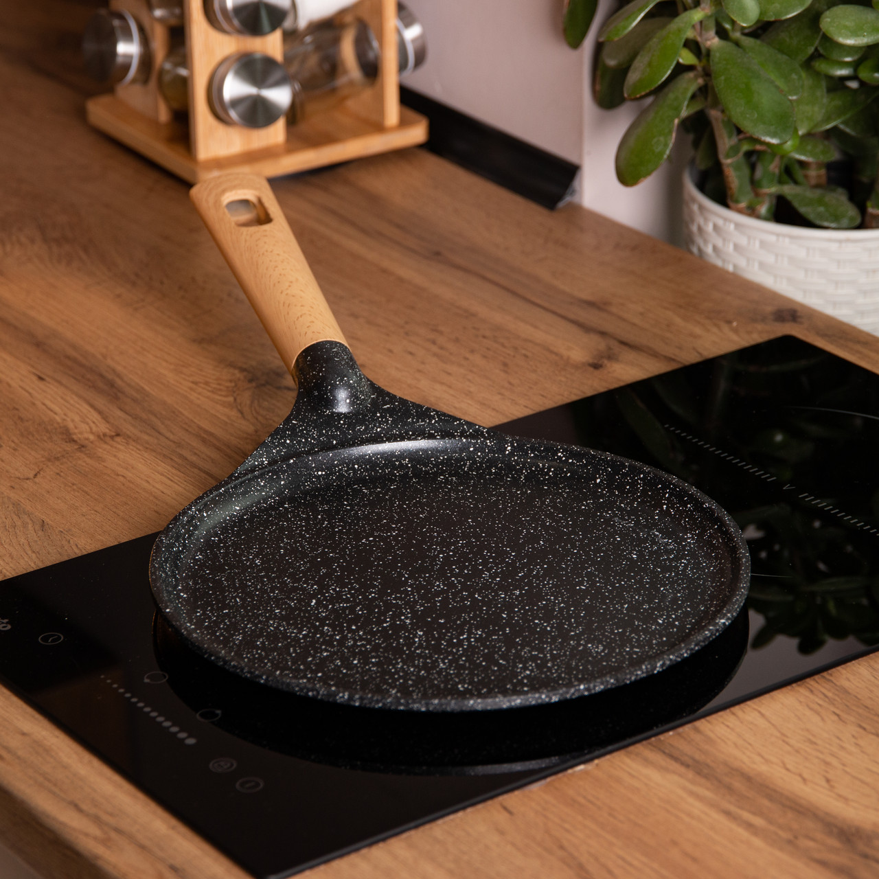 Алюмінієва млинцева сковорода з мармуровим антипригарним покриттям Ø 28 см, товсте дно MGC Black