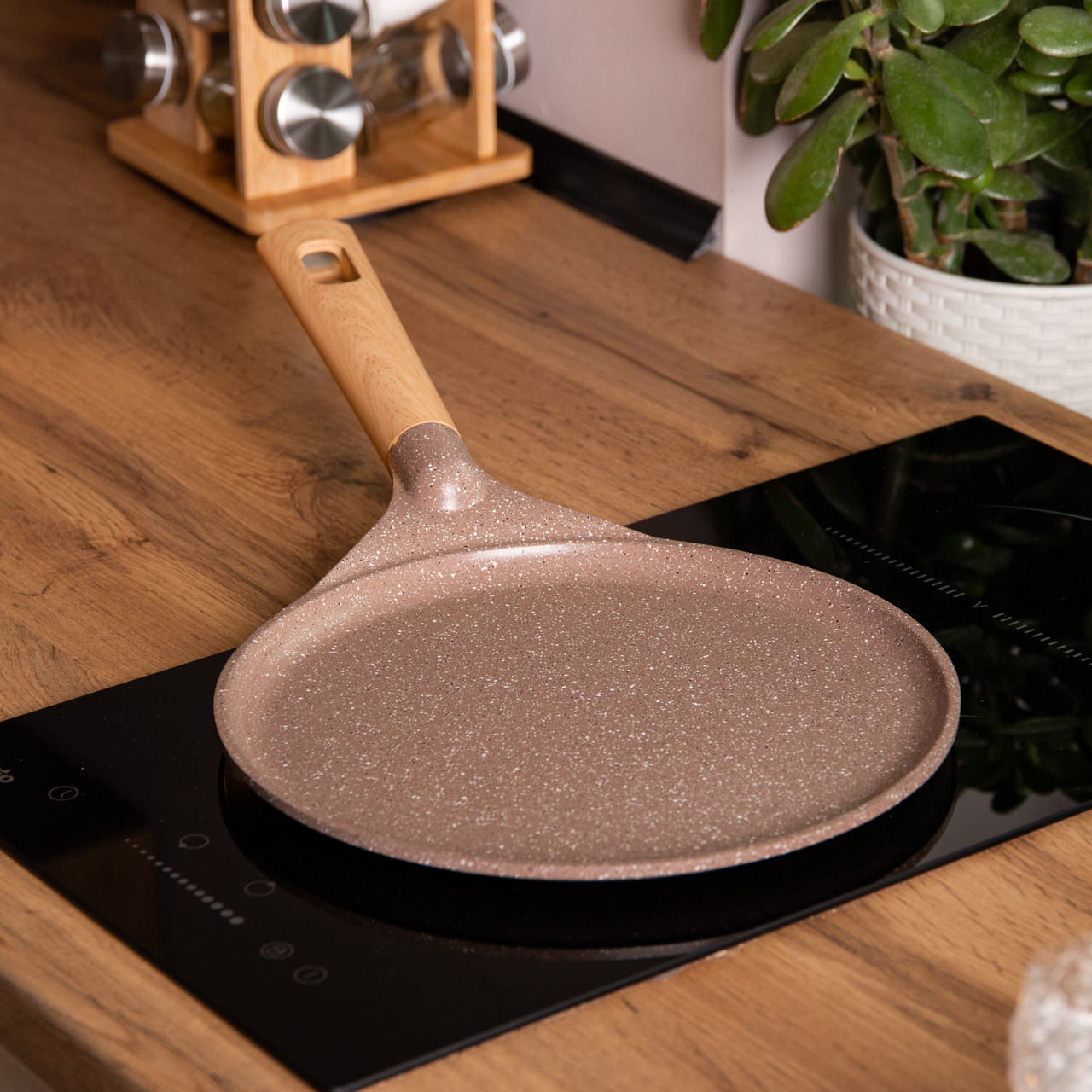 Алюмінієва млинцева сковорода з мармуровим антипригарним покриттям Ø 28 см, товсте дно MGC кавового кольору