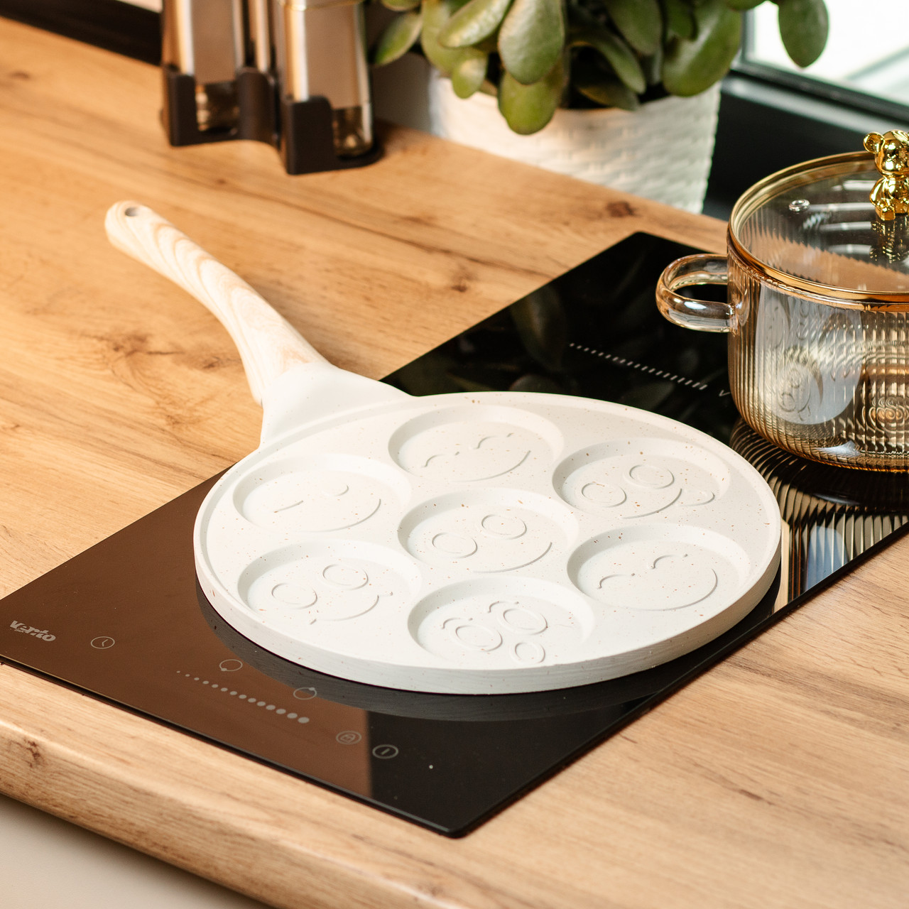 Сковорода смайл Ø 26.5 (см) на 7 секцій для панкейків бежева