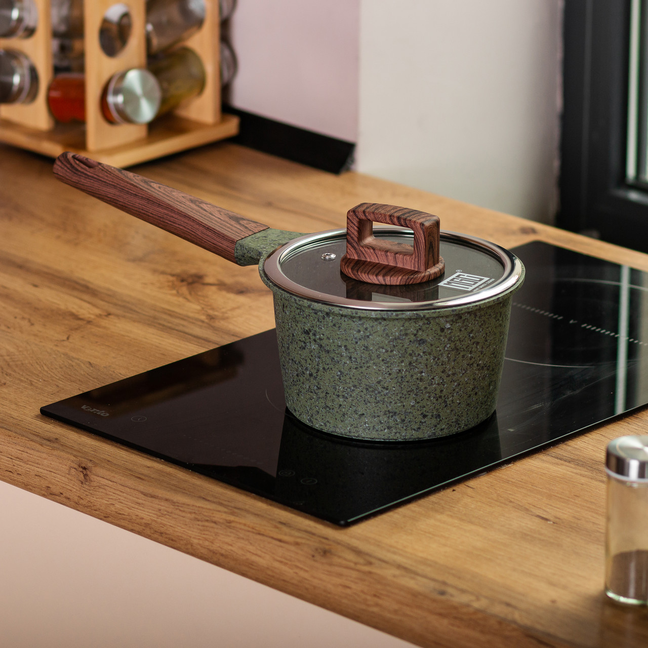 Сотейник з антипригарним покриттям об&apos;ємом 1,6 л та товстим дном Ø 16 см MGC