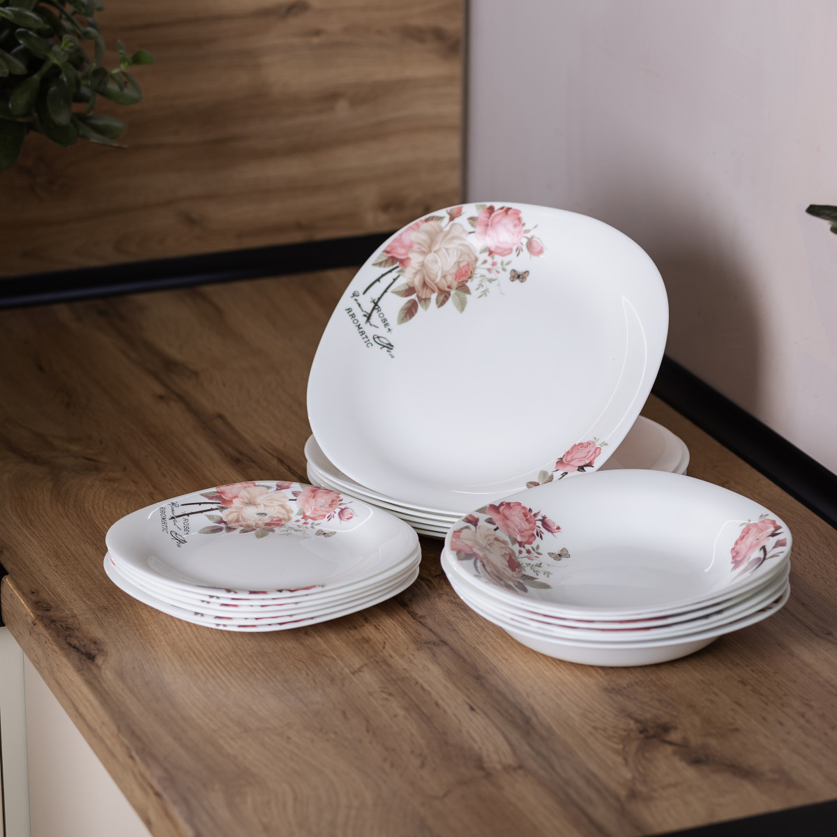 Столовий сервіз керамічний на 6 персон 18 тарілок білий