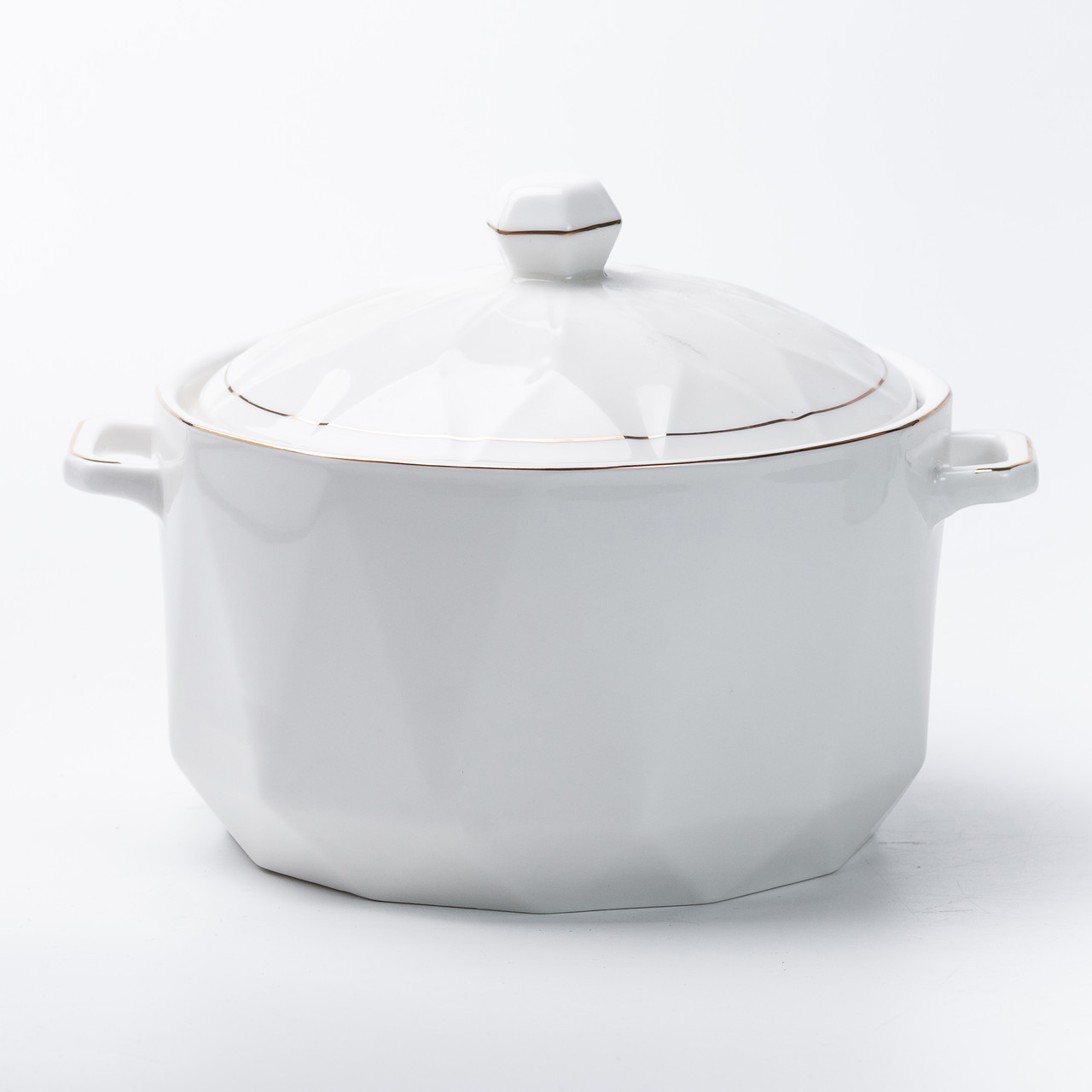 Супниця керамічна з кришкою і ручками 2,2 л Біла