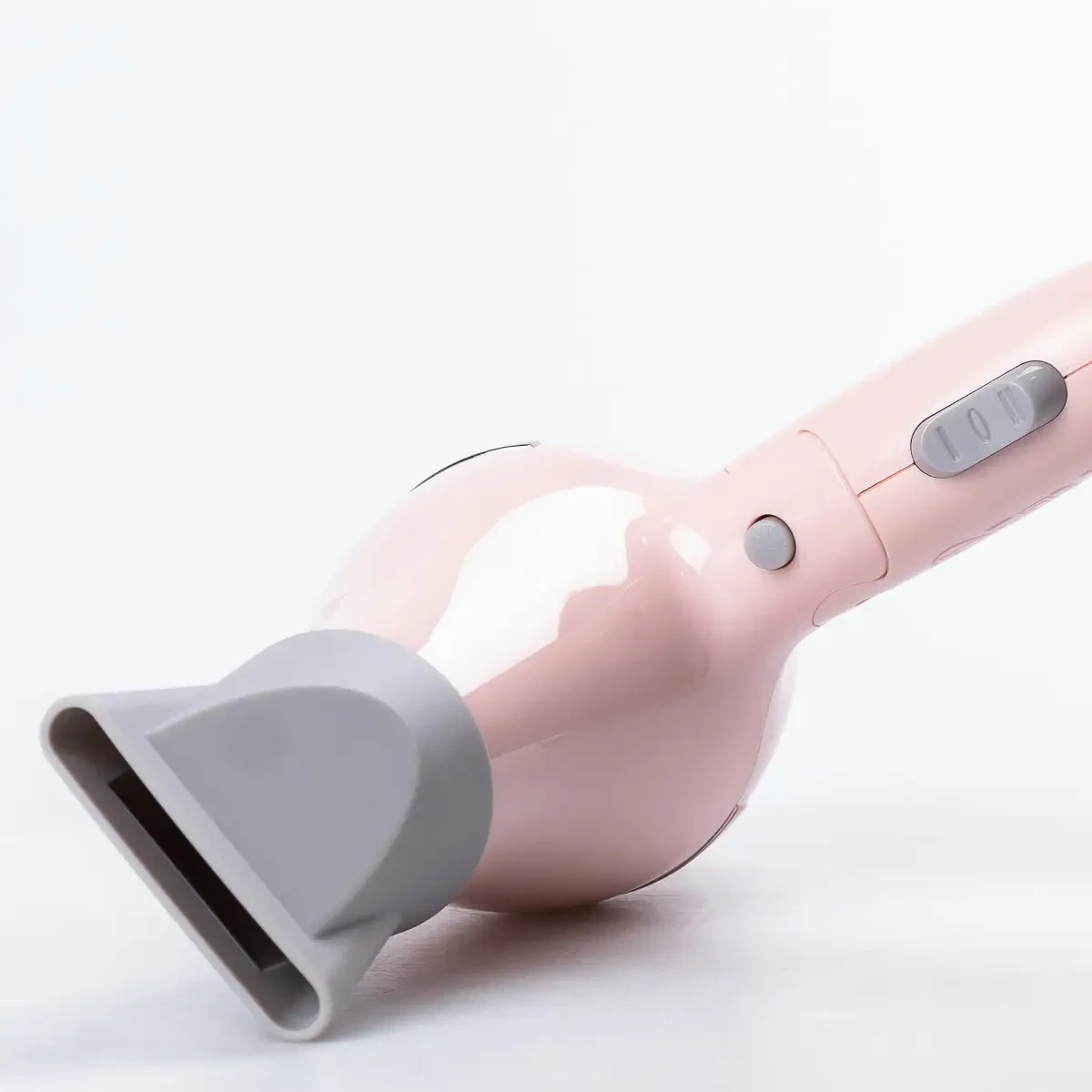 Фен для волосся VGR HPV432 з концентратором 1000 Вт Рожевий