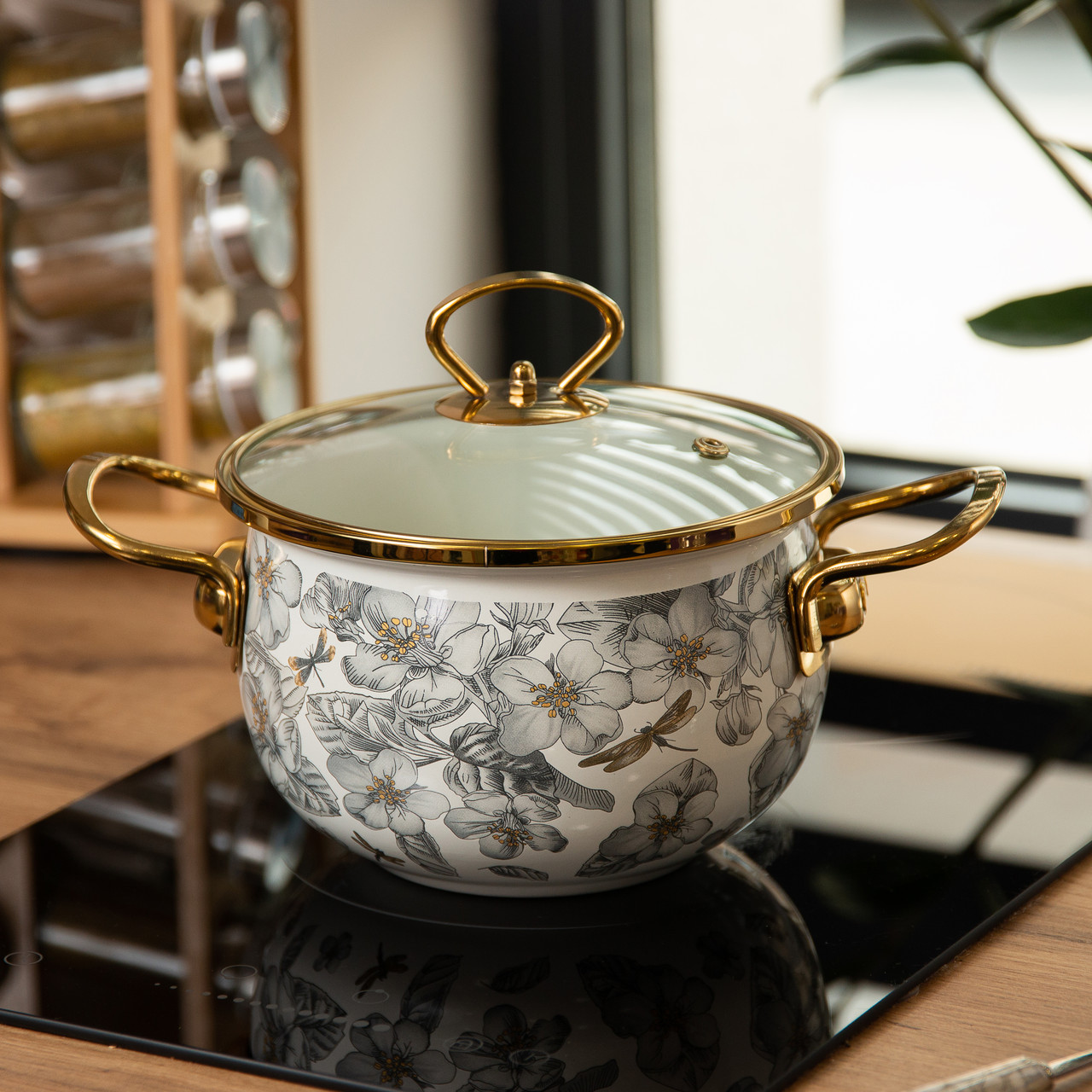 Емальована каструля об'ємом 2 літри для газових, електричних та індукційних плит