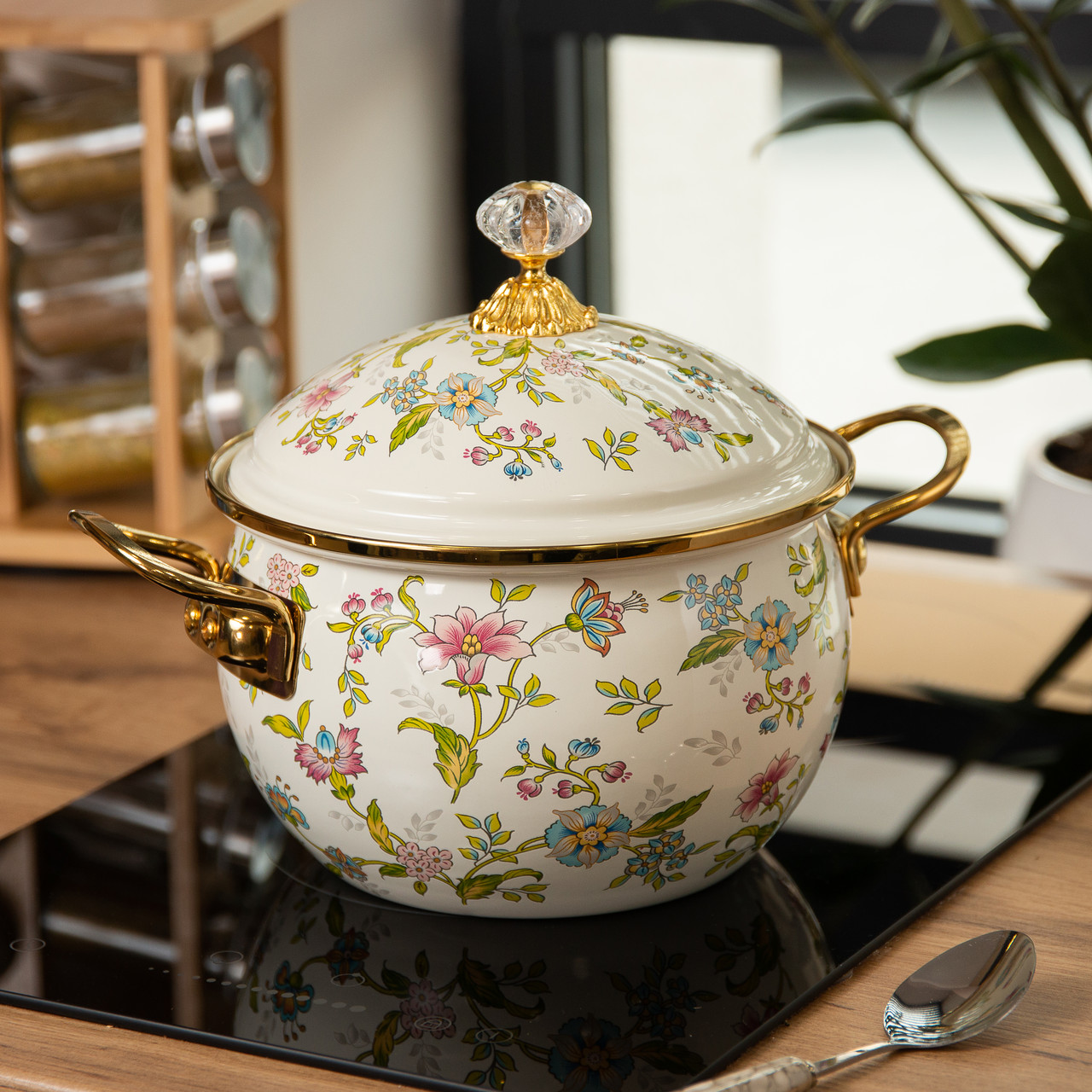 Емальована каструля об'ємом 3 літри