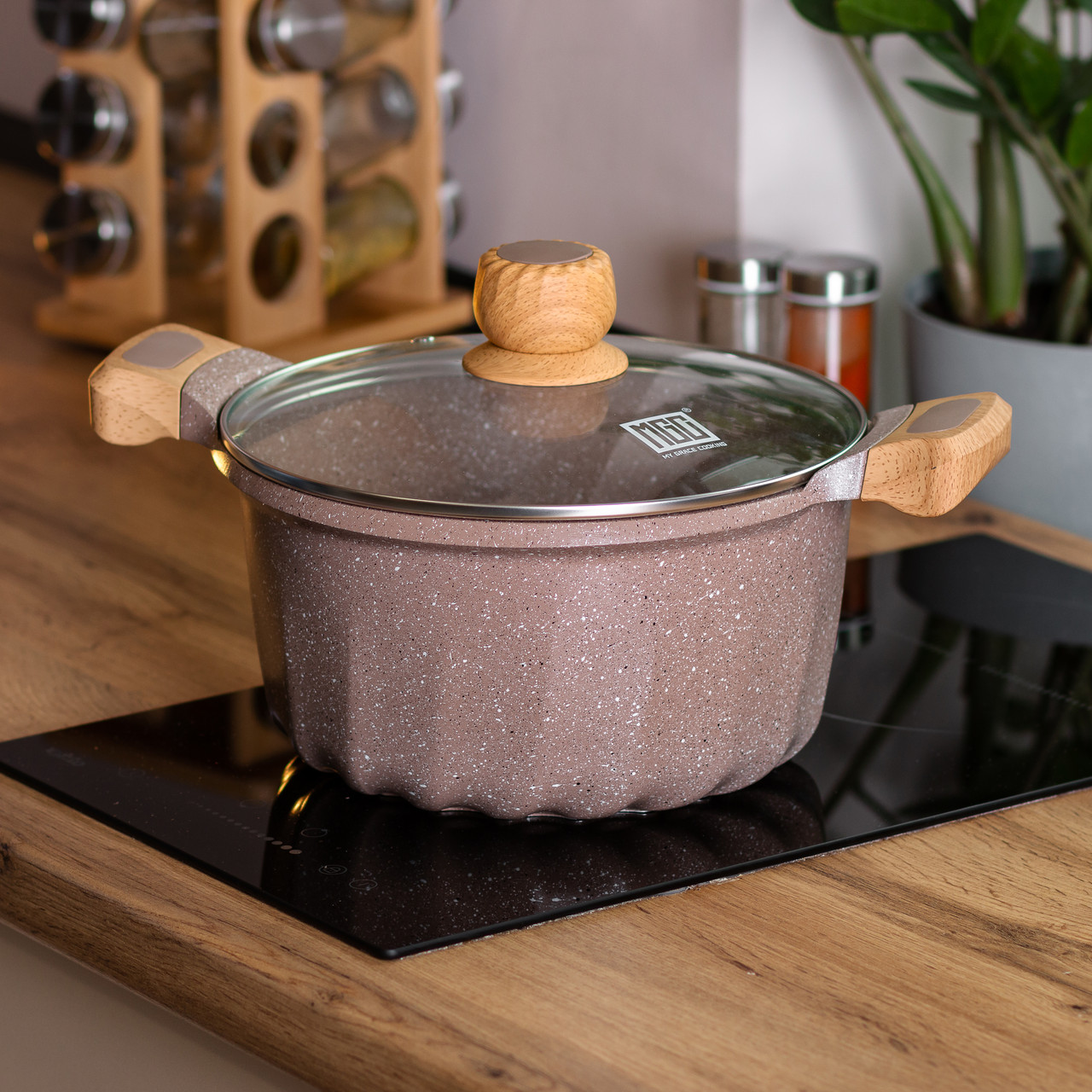 Алюмінієва каструля об'ємом 5 літрів з кришкою Ø 24 см, мармурове антипригарне покриття, кавовий MGC