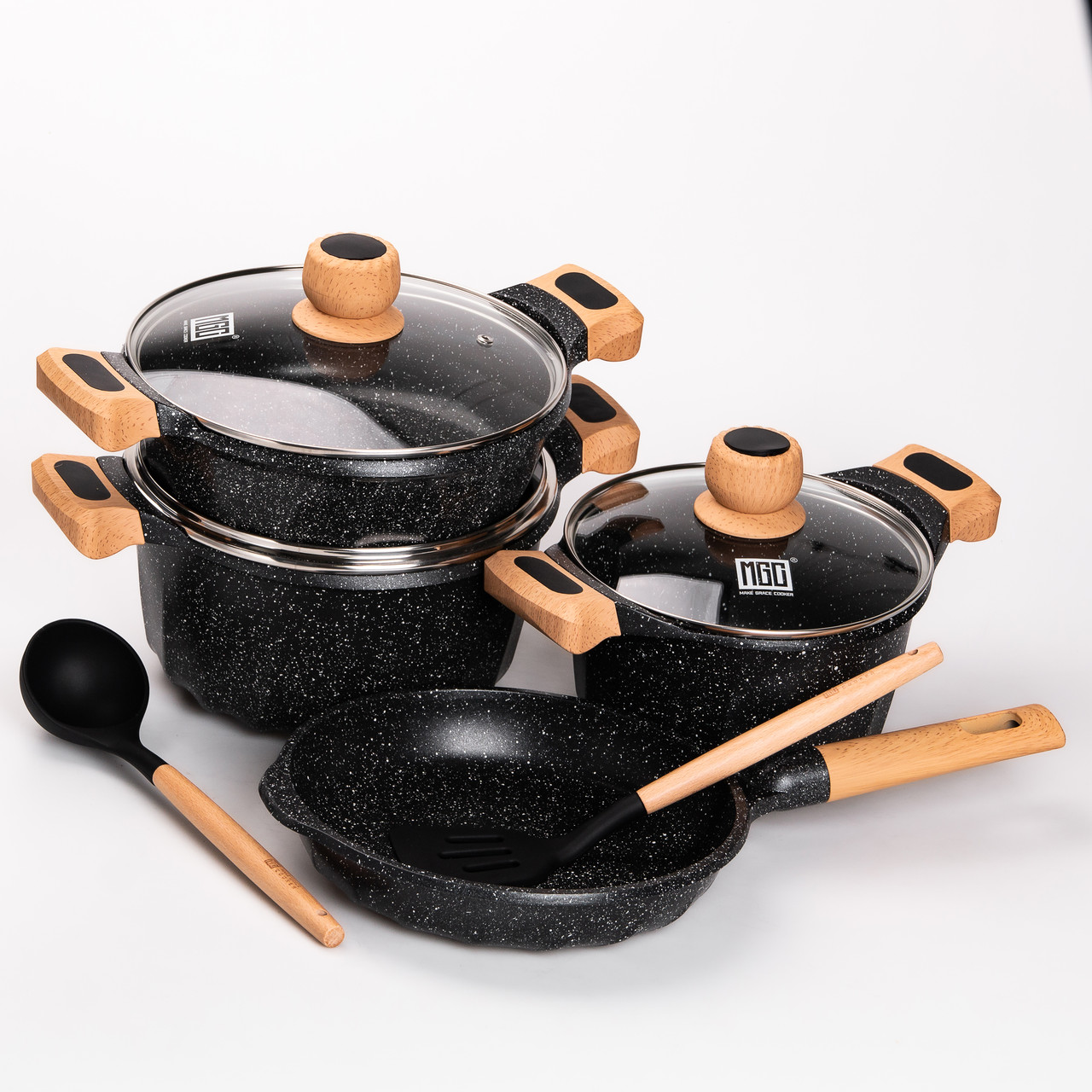 Набір посуду, 3 каструлі, з товстодонною алюмінієвою лопаткою та ополоником MGC, чорний.