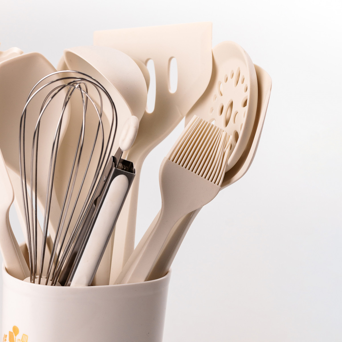 Набір кухонного приладдя на підставці 12 штук з дерев'яною ручкою