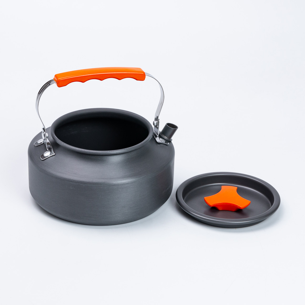 Набір туристичного посуду в сумці для походу та кемпінгу: каструля, сковорода, чайник