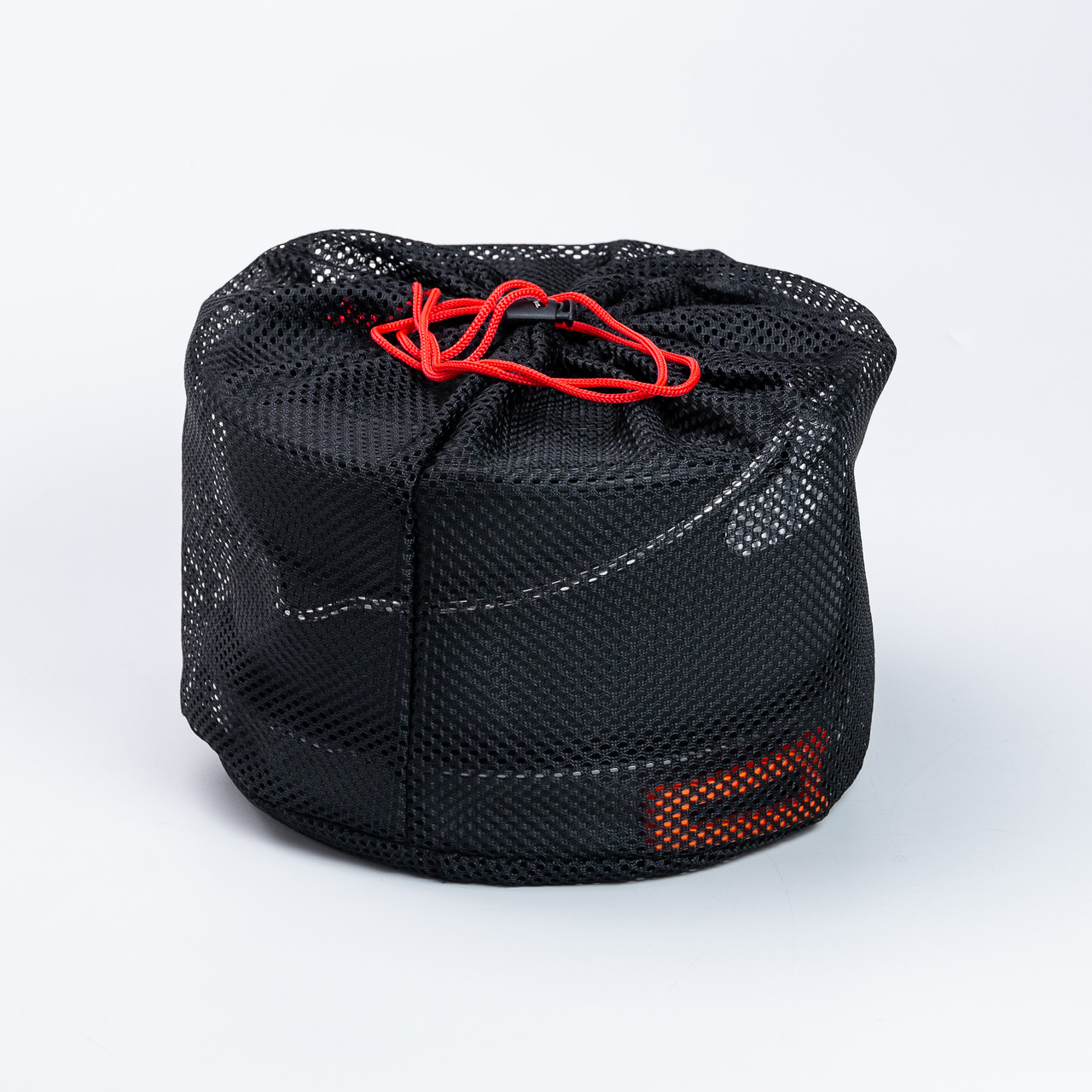 Набір туристичного посуду в сумці для походу та кемпінгу: каструля, сковорода, чайник