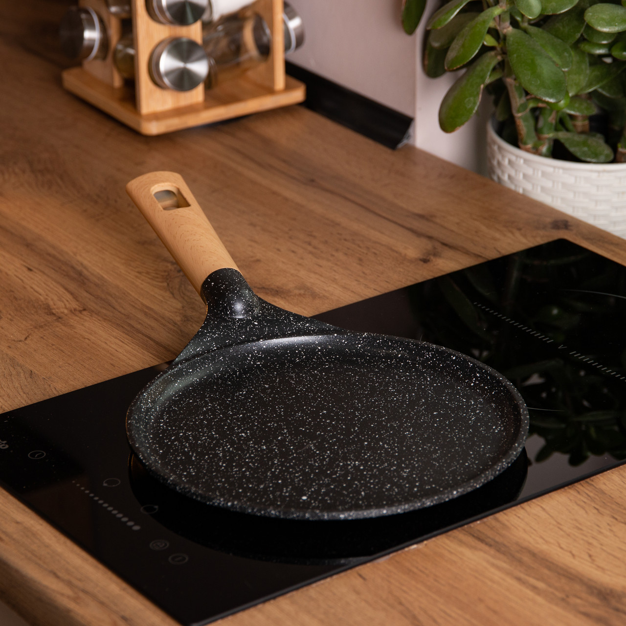 Алюмінієва млинцева сковорода з мармуровим антипригарним покриттям Ø 24 см, товсте дно MGC Black