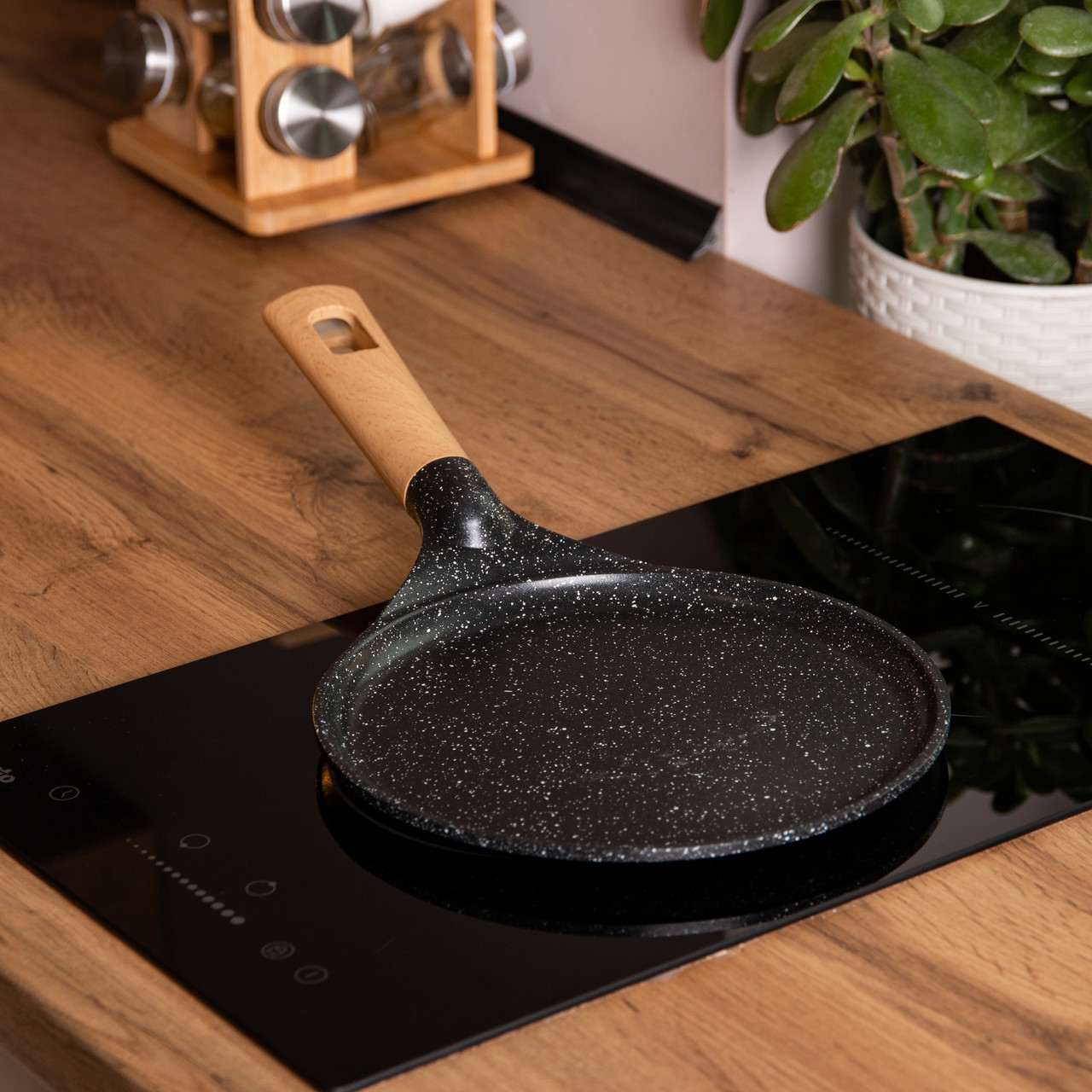 Алюмінієва млинцева сковорода з мармуровим антипригарним покриттям Ø 26 см, товсте дно MGC Black