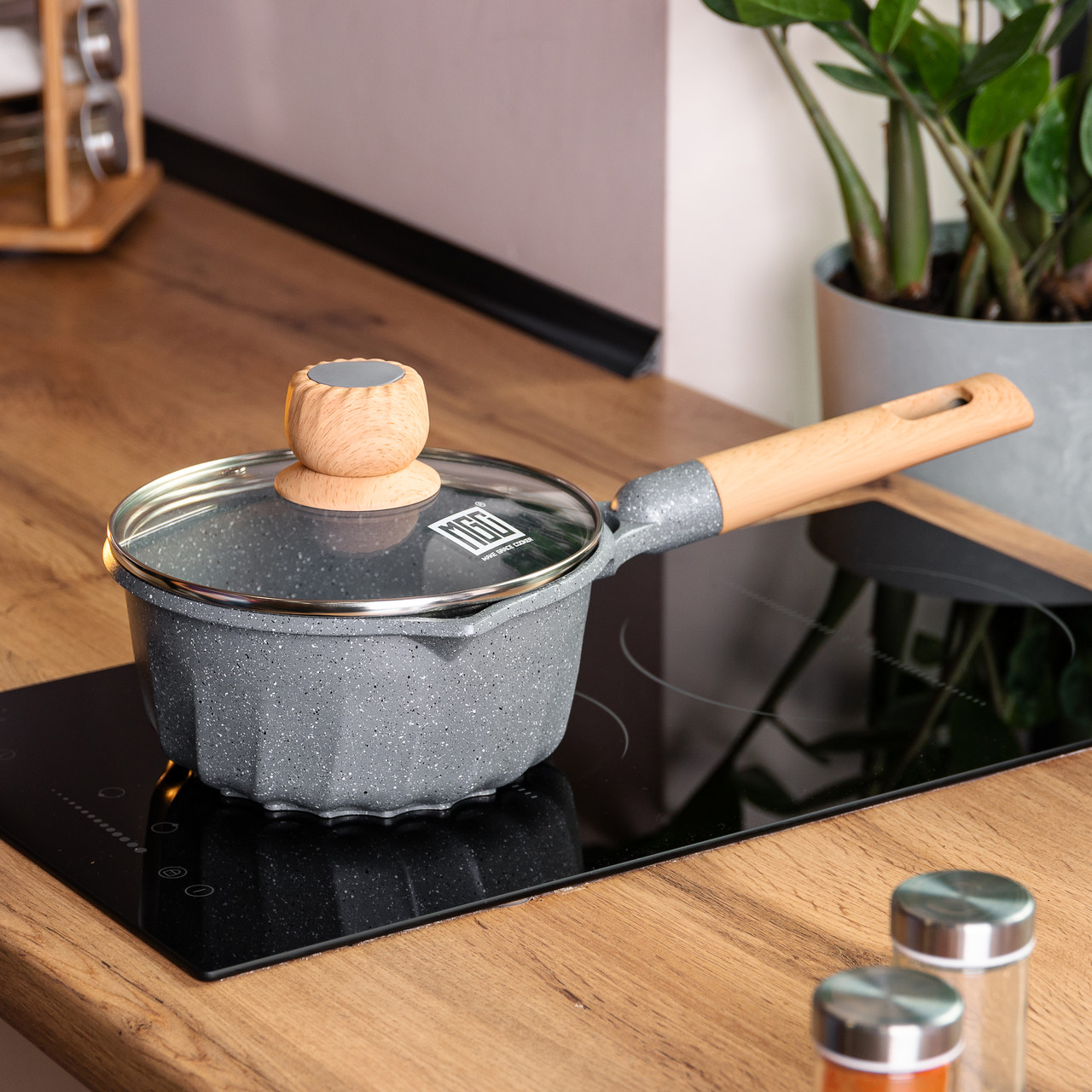 Сотейник з антипригарним покриттям 2,9 л з товстим дном Ø 18 см MGC