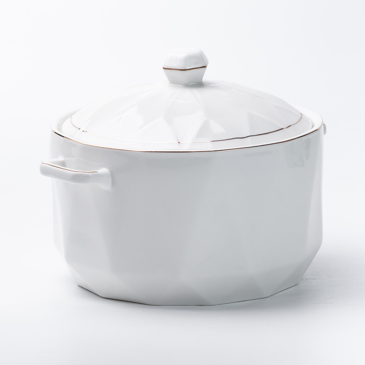 Супниця керамічна з кришкою і ручками 2,2 л Біла