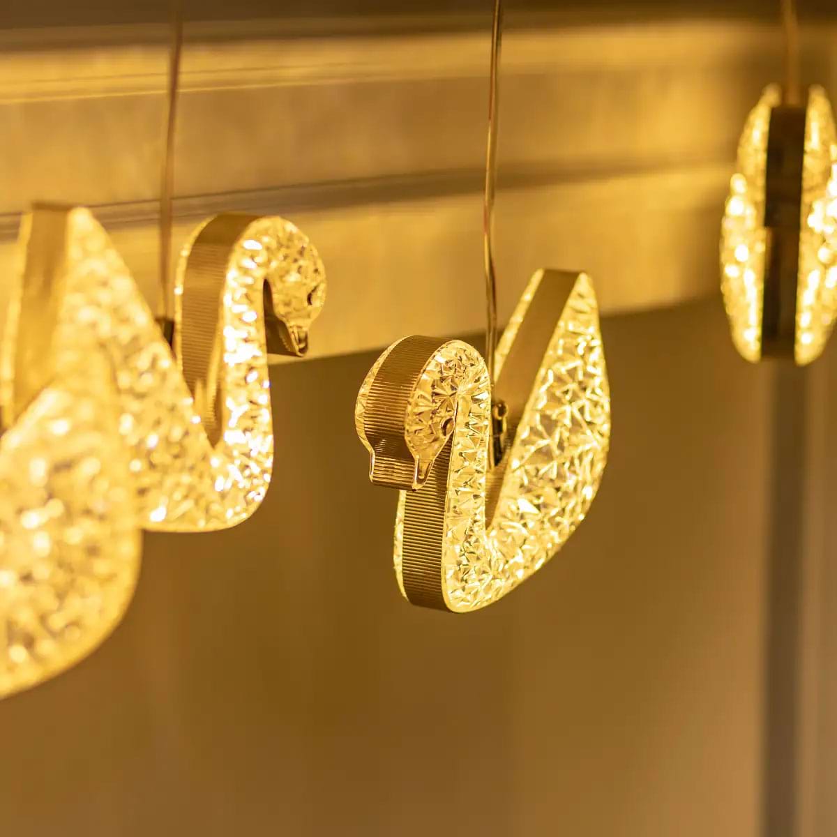 Гірлянда штора з фігурками Сваровскі 3 метри 6 ламп тепле жовте світло