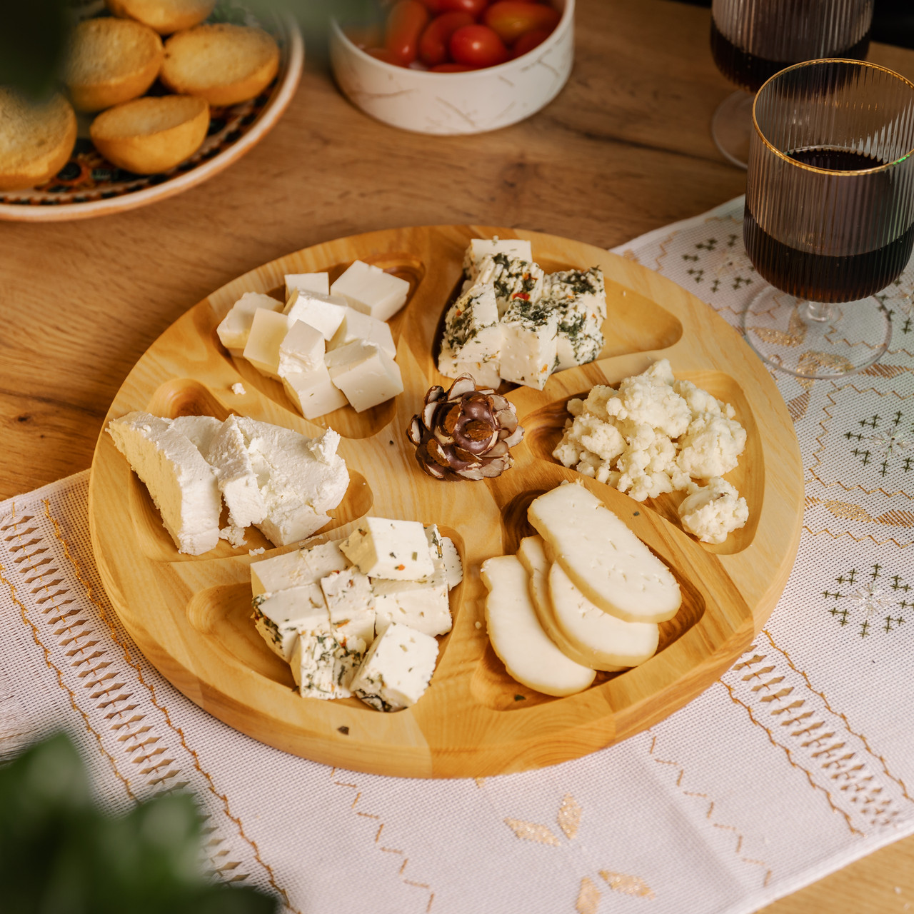 Менажниця дерев&apos;яна 30 см кругла на 6 секцій, ясен