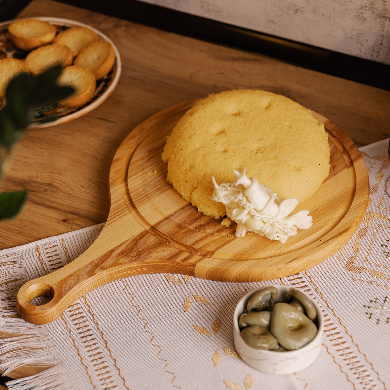 Обробна дерев'яна дошка з круглою основою 30 см ясен