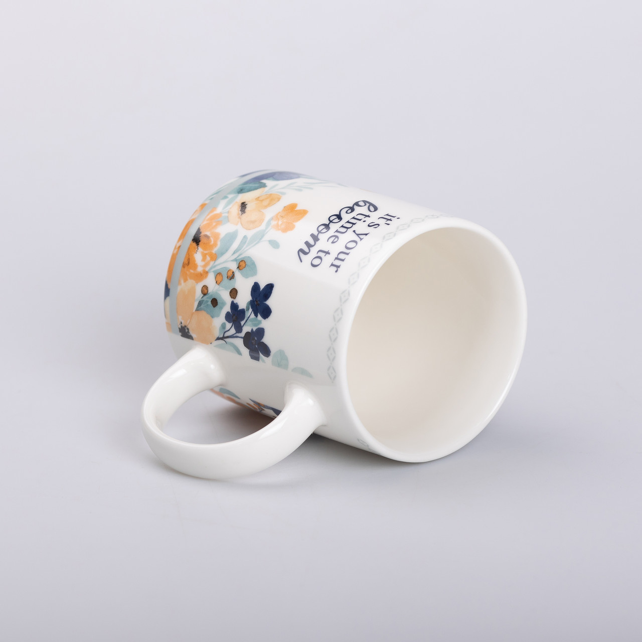 Чашка керамічна з квітковим принтом 400 (мл) для чаю та кави Біла