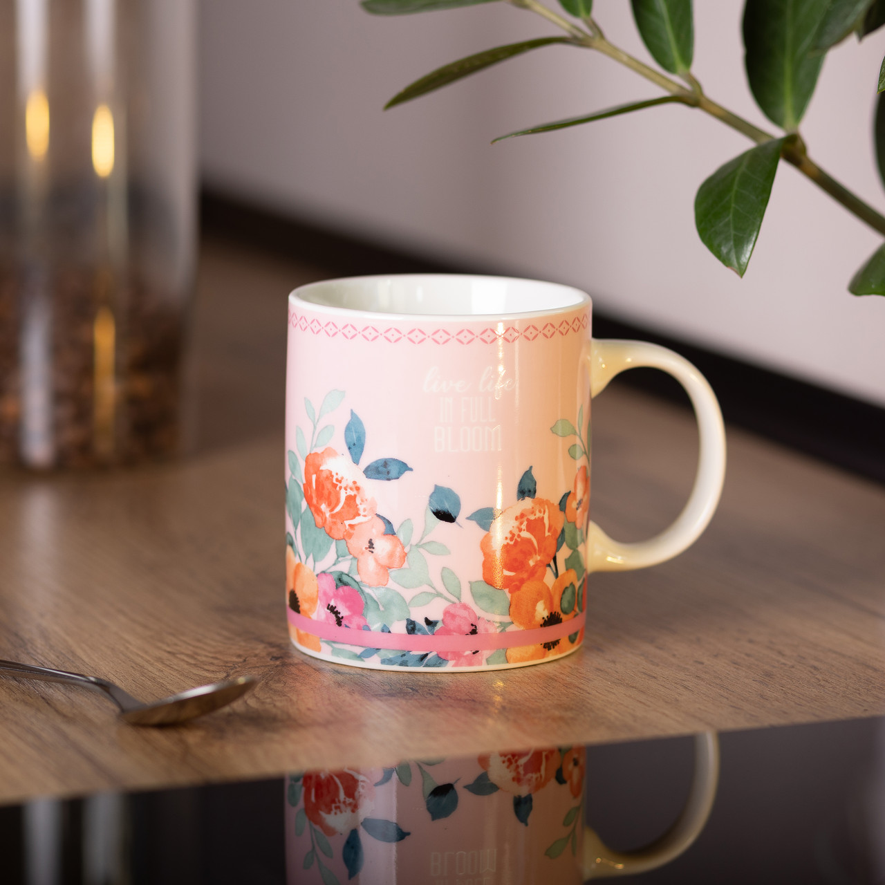 Чашка керамічна з квітковим принтом 400 (мл) для чаю та кави Рожева