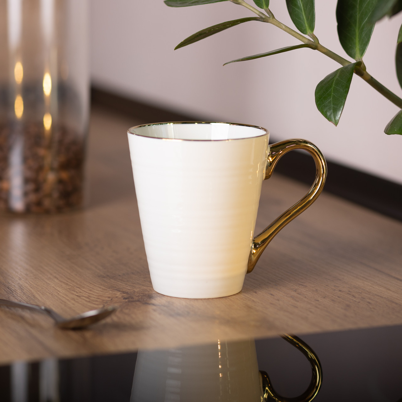 Чашка керамічна із золотим обідком та позолоченою ручкою 320 (мл) Біла