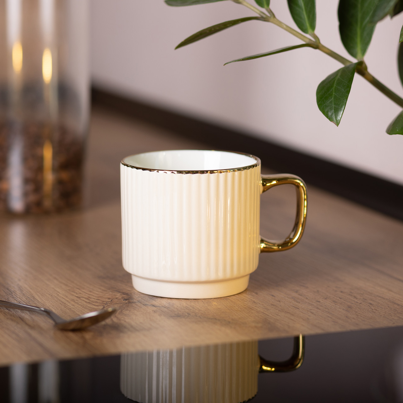 Чашка керамічна із золотим обідком і золотою ручкою 300 (мл) Біла