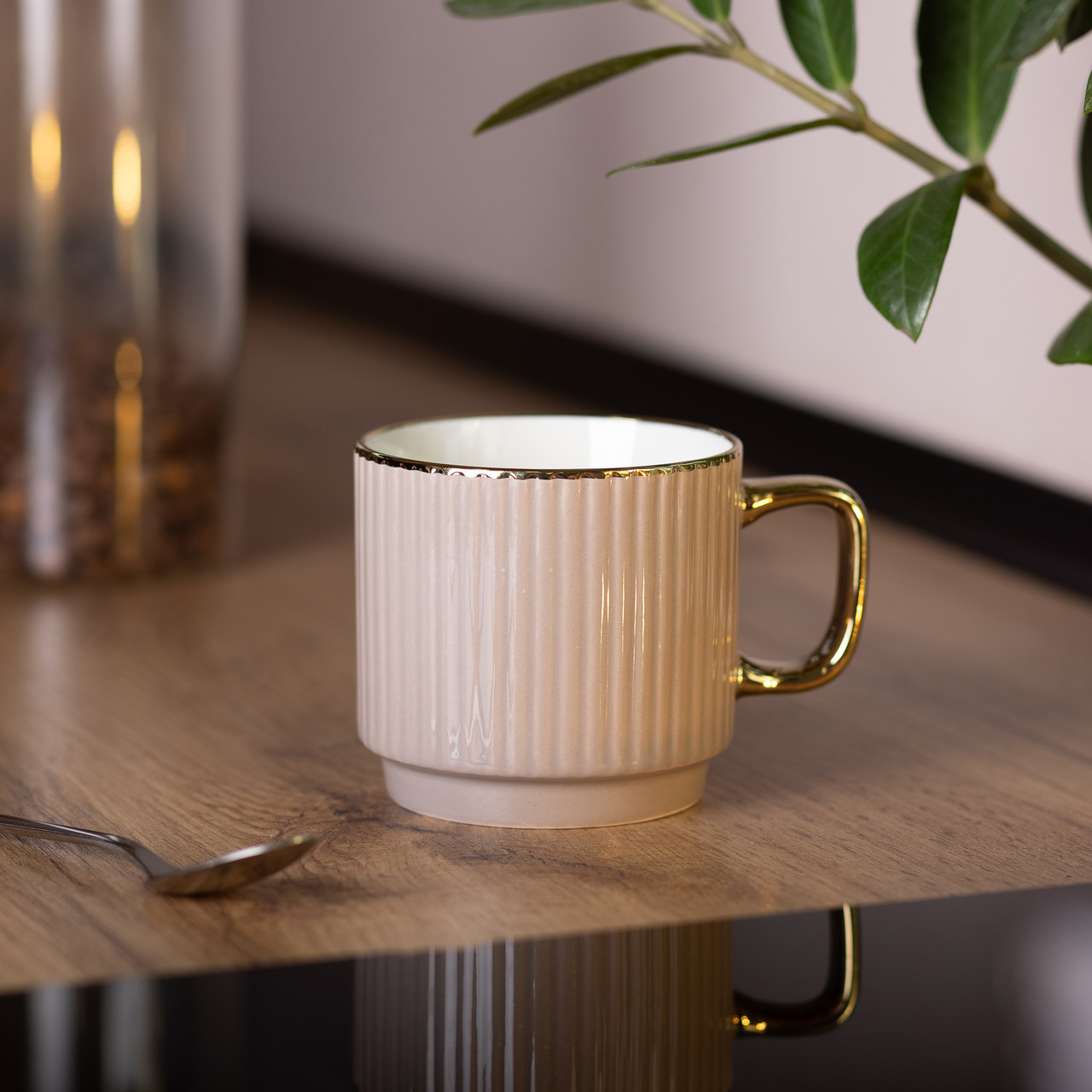 Чашка керамічна із золотим обідком і золотою ручкою 300 (мл) Кремова