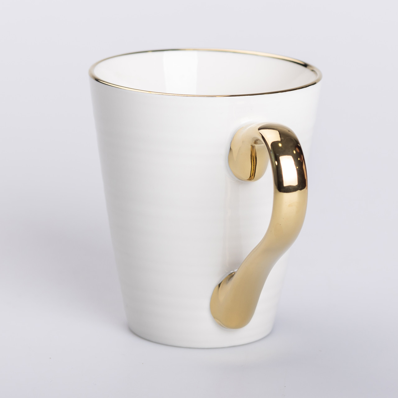 Чашка керамічна із золотим обідком та позолоченою ручкою 320 (мл) Біла