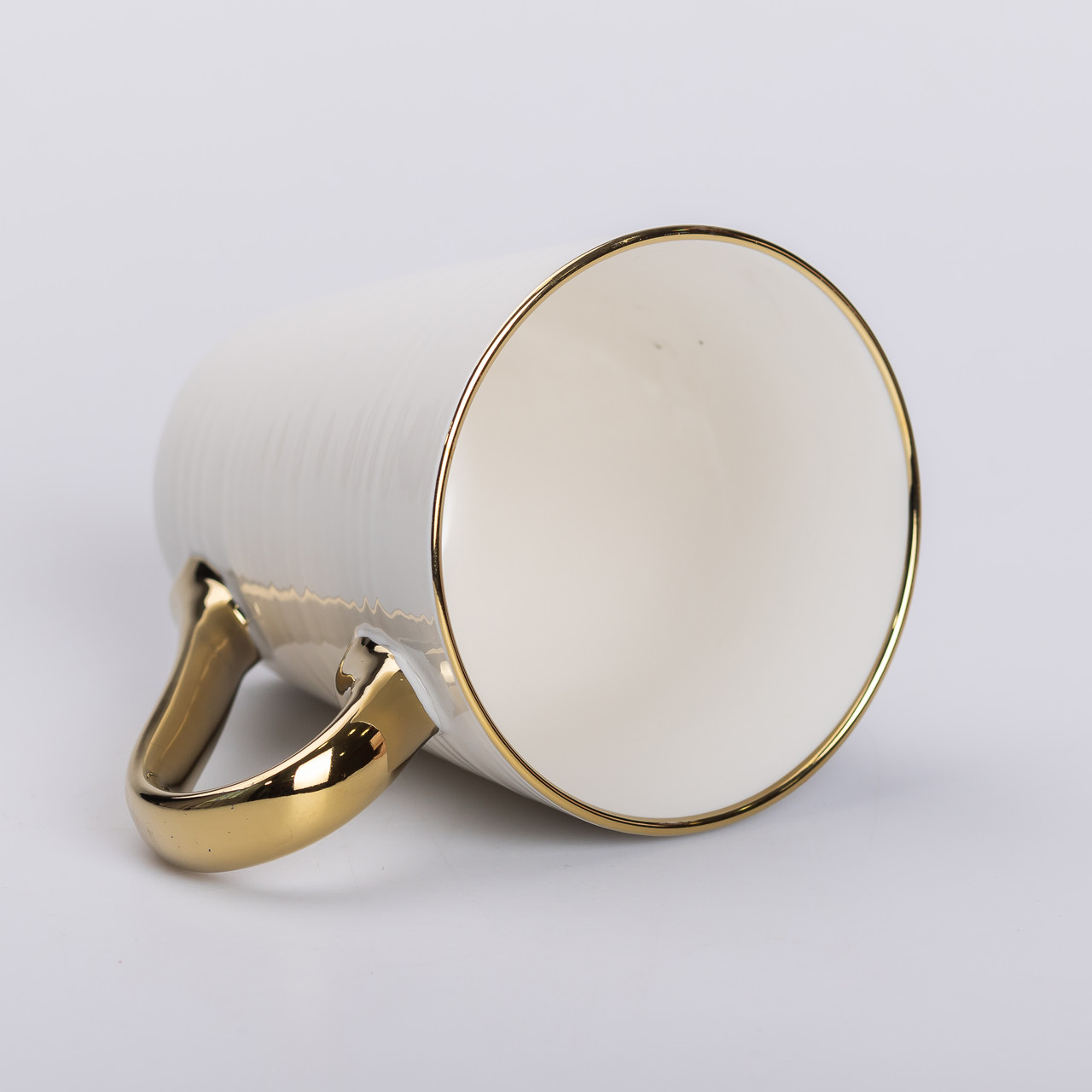 Чашка керамічна із золотим обідком та позолоченою ручкою 320 (мл) Біла