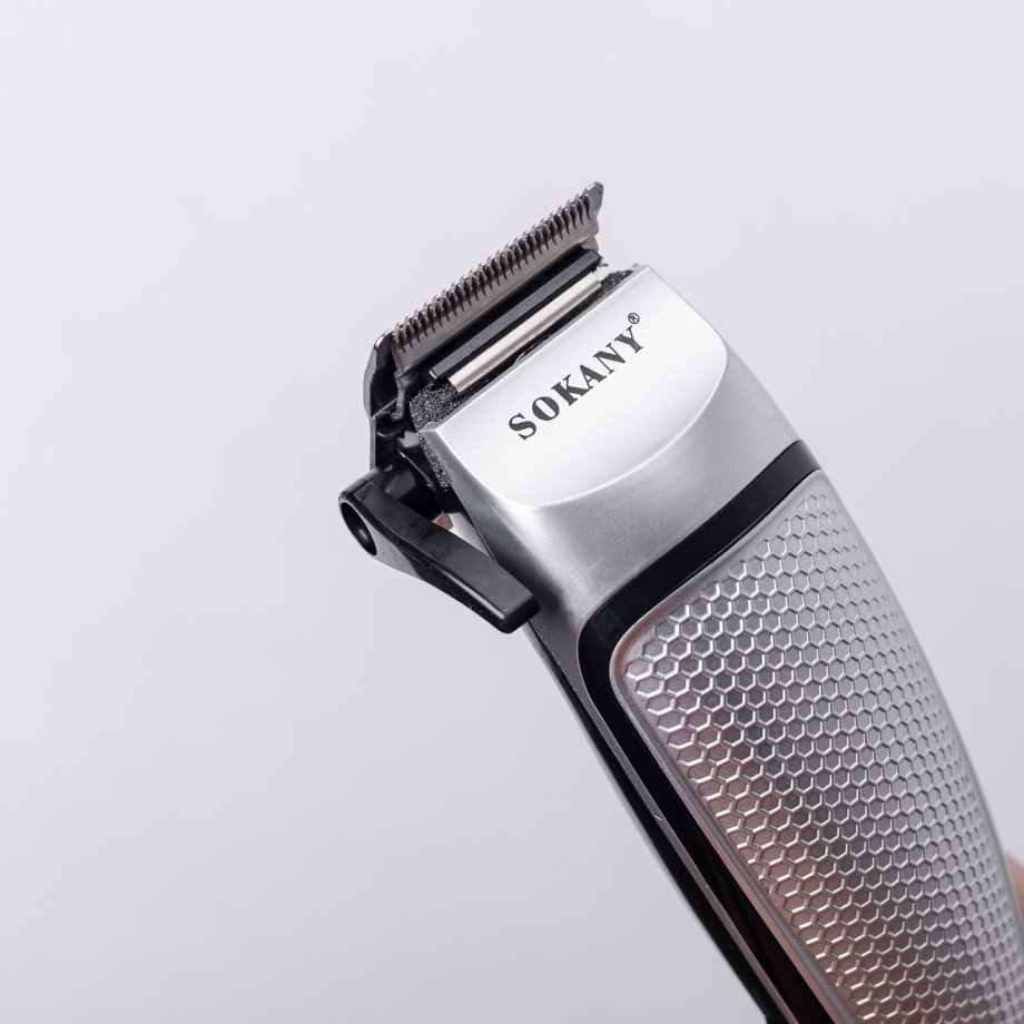 Машинка для стрижки волосся електрична 10 Вт універсальна 4 насадки Срібляста Sokany