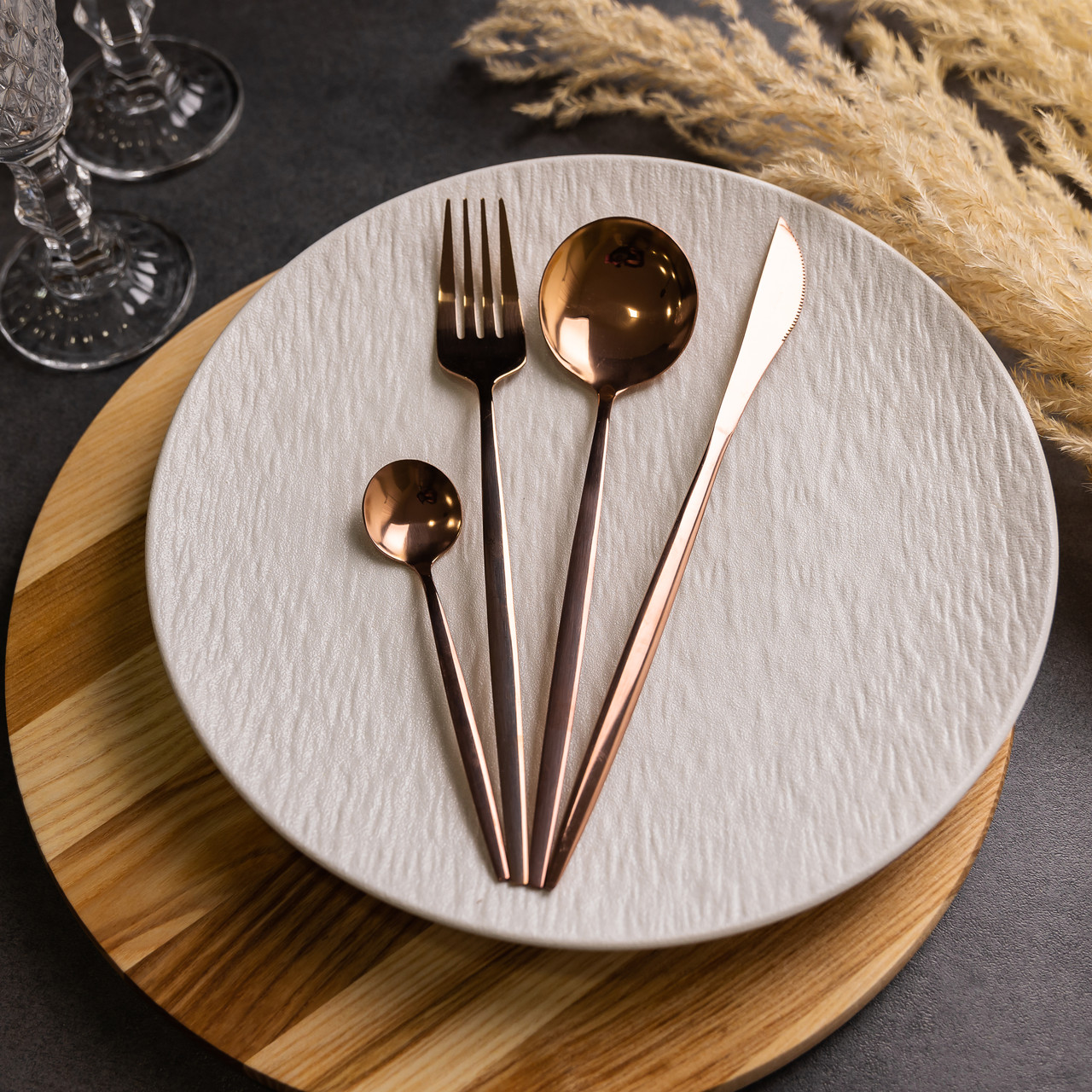 Набір столових приборів 24 предмети набір ложок виделок і ножів на 6 персон Бронзовий