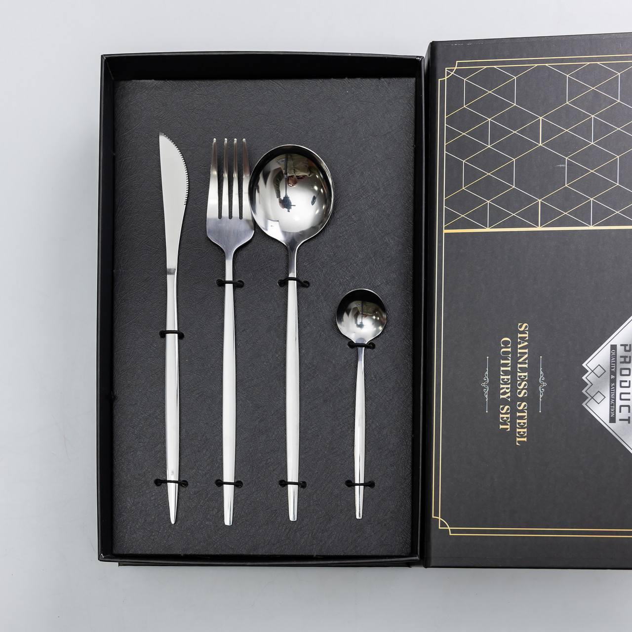 Набір столових приборів 24 предмети набір ложок виделок і ножів на 6 персон Сріблястий