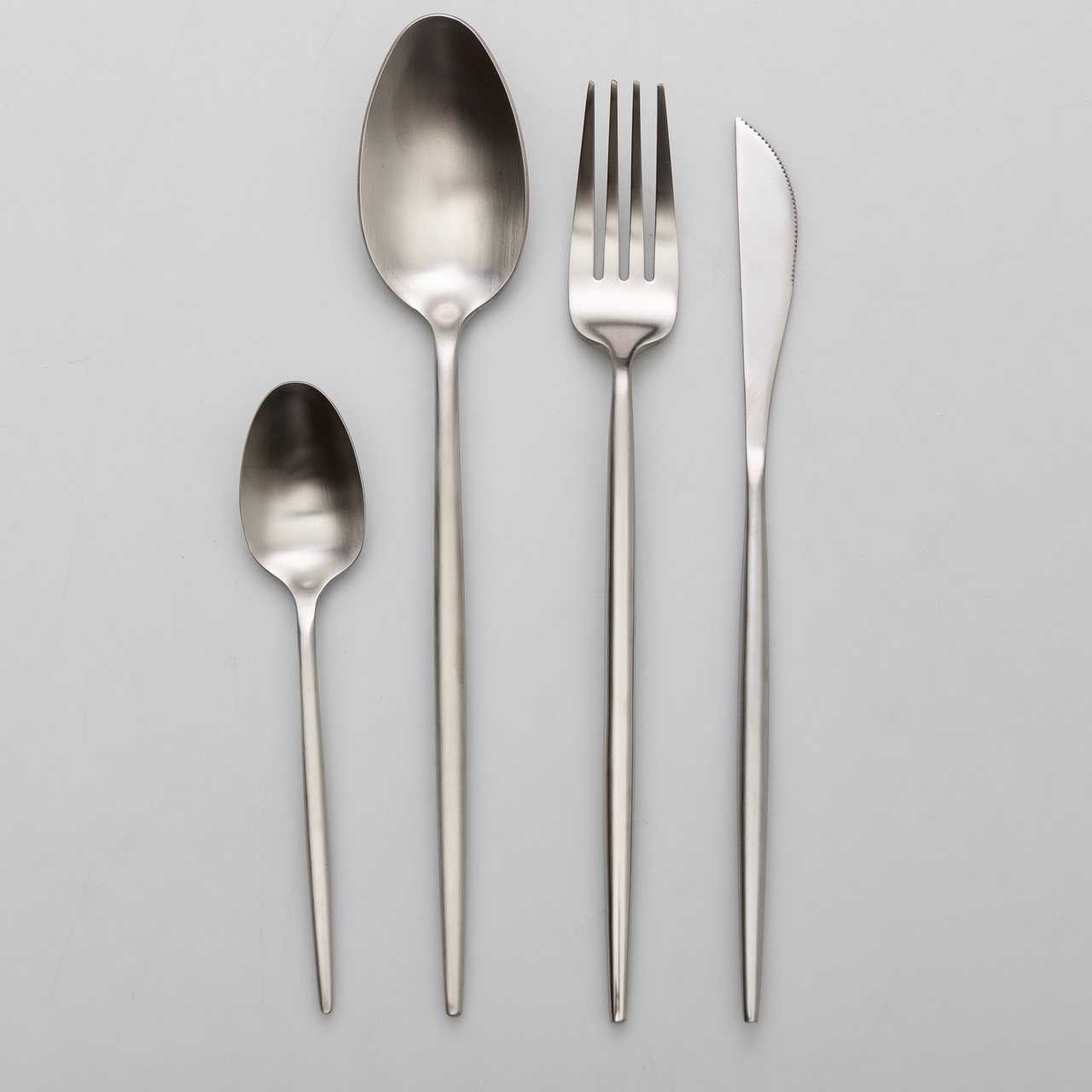 Набір столових приборів 24 предмети столовий набір на 6 персон Сріблястий