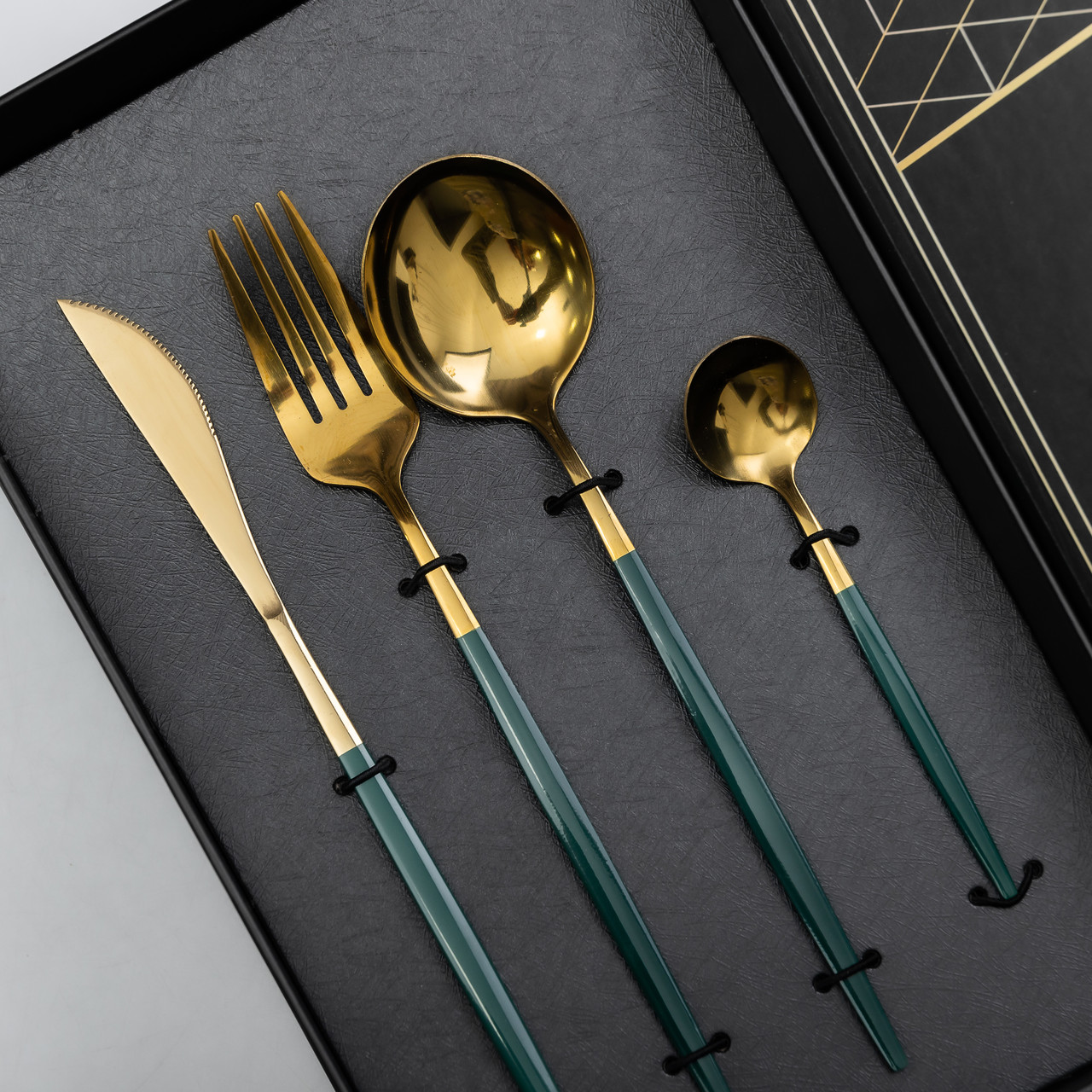 Набір столових приборів 24 предмети столовий набір на 6 персон Золотистий з зеленим