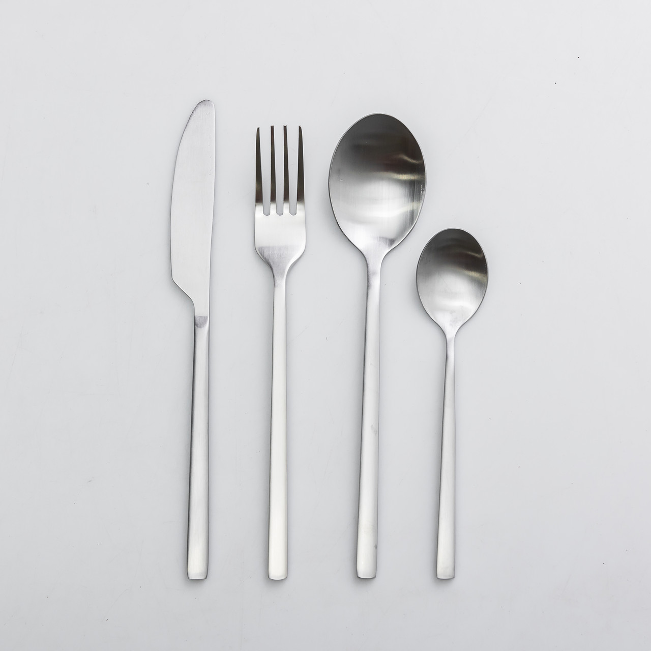 Набір столових приборів на 6 персон 24 предмети столовий набір приборів Сріблястий