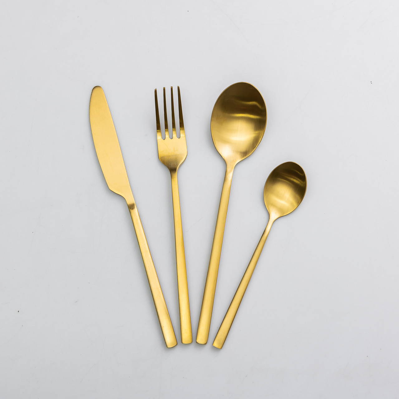 Набір столових приборів на 6 персон 24 предмети столовий набір приборів Золотистий