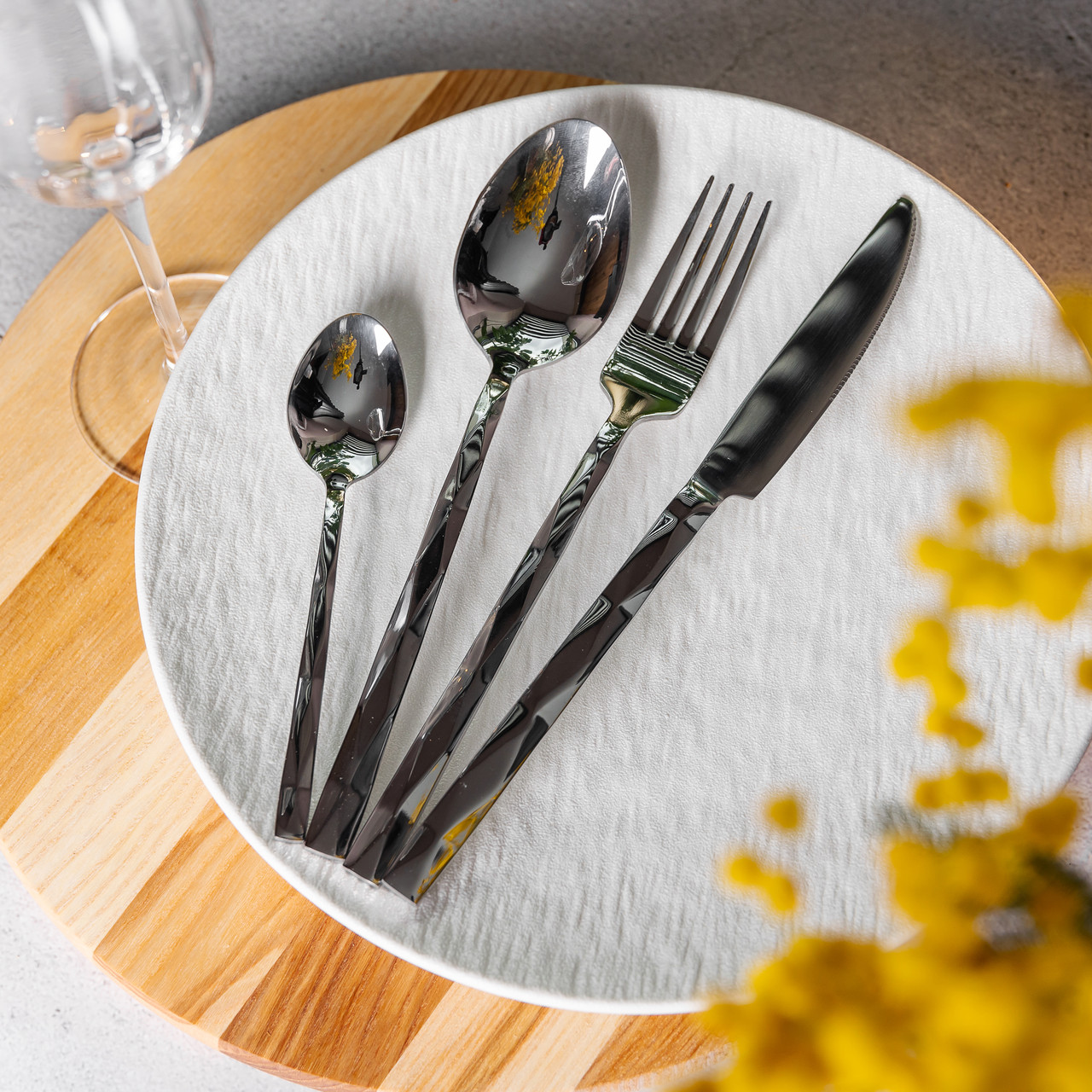 Набір столових приборів на 6 персон набір ложок виделок і ножів 24 предмети в коробці Срібло