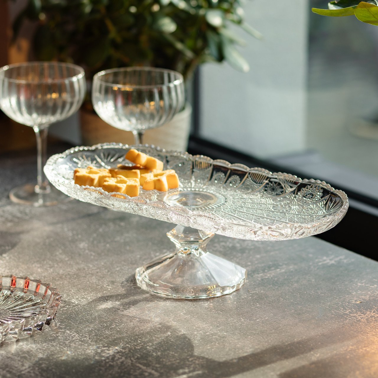 Фруктовниця скляна на ніжці 33.5х15х10 см овальна ваза для фруктів