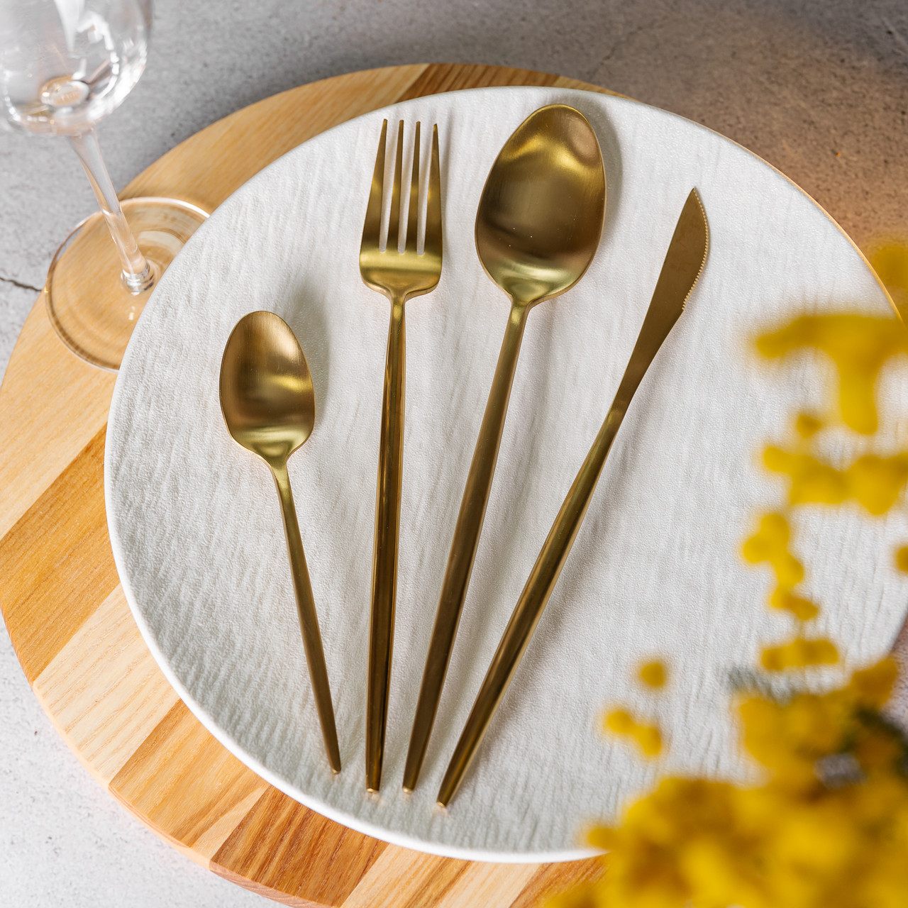 Набір столових приборів 24 предмети столовий набір на 6 персон Золотистий