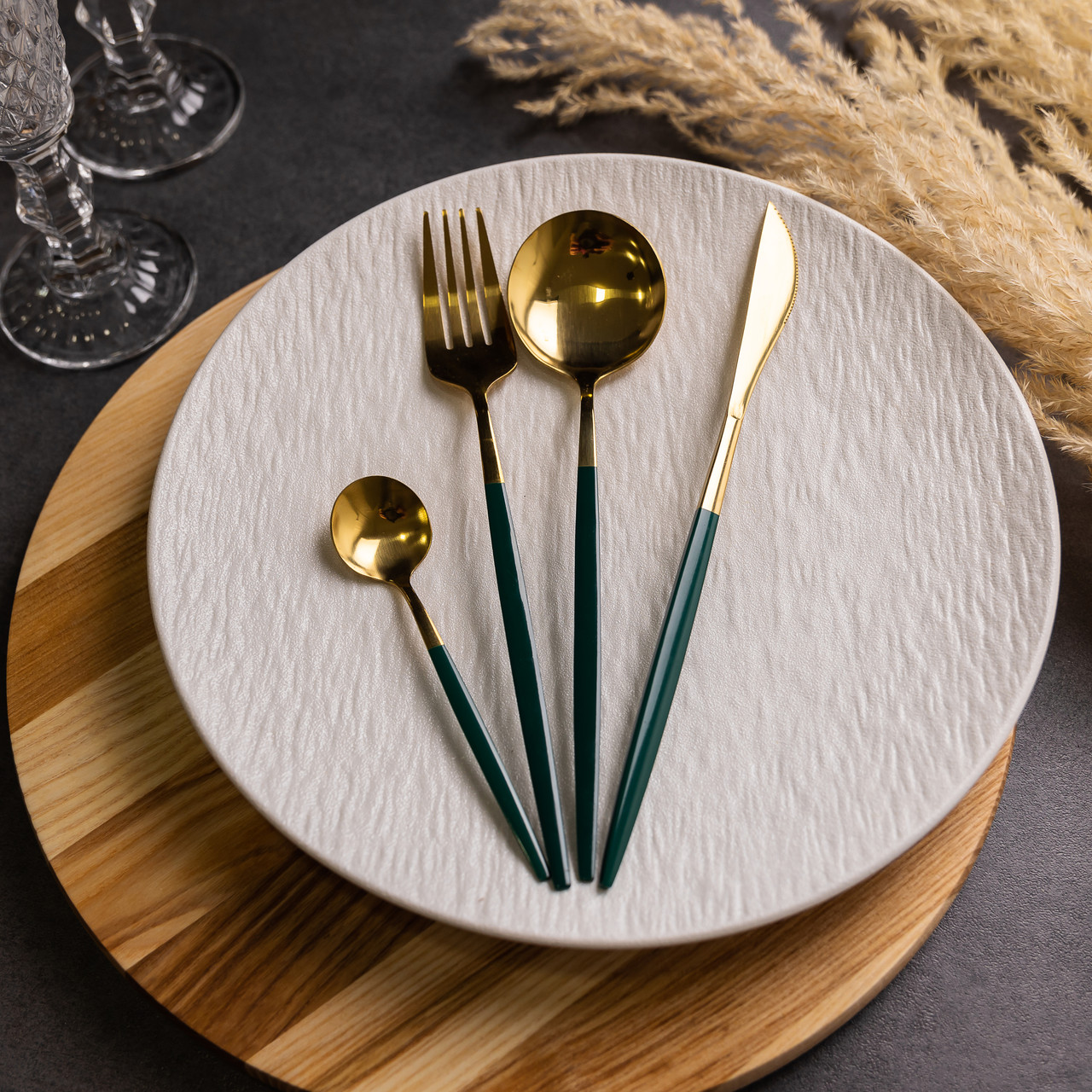 Набір столових приборів 24 предмети столовий набір на 6 персон Золотистий з зеленим