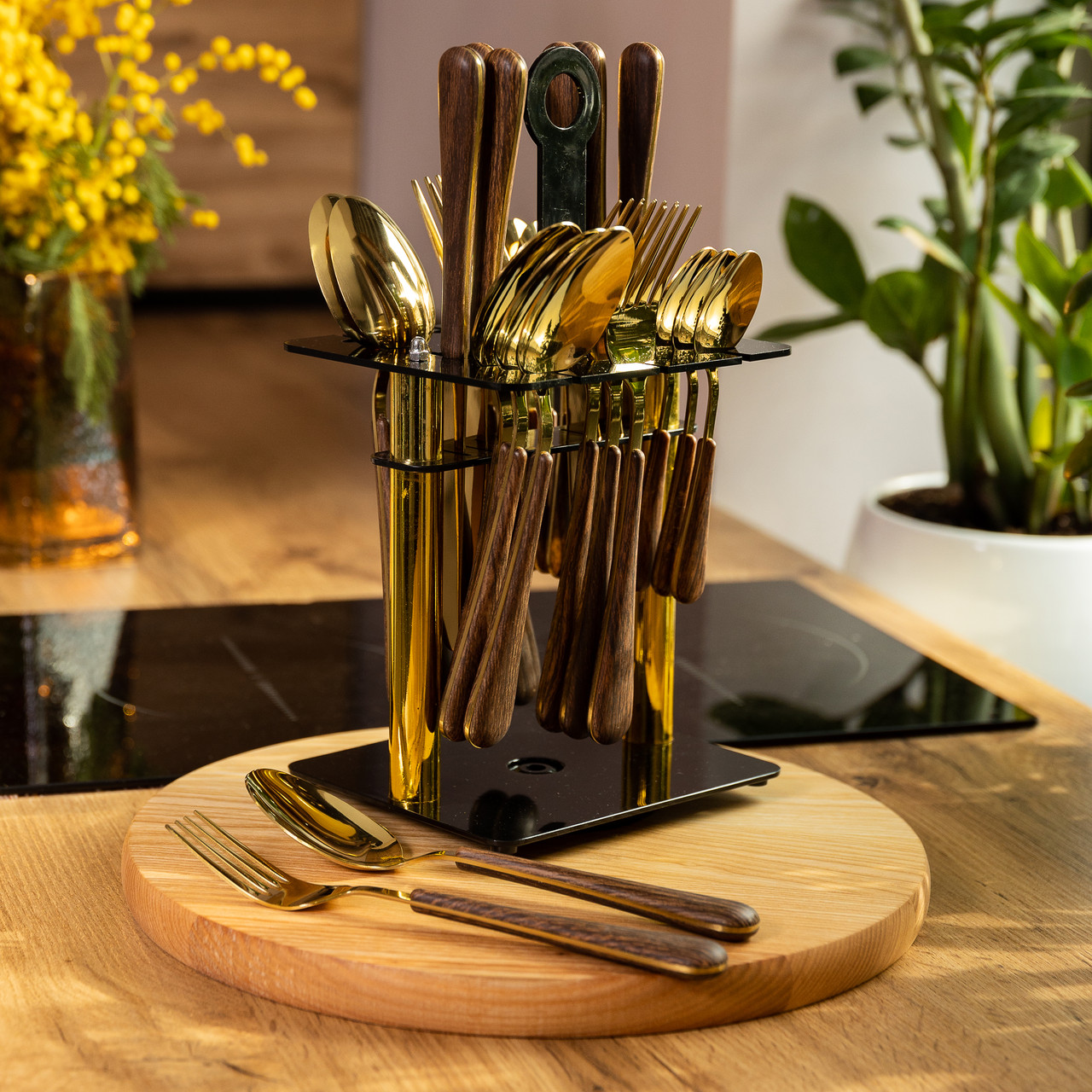 Набір столових приборів на 6 персон з дерев'яними ручками на підставці столові прибори 24 шт Золото