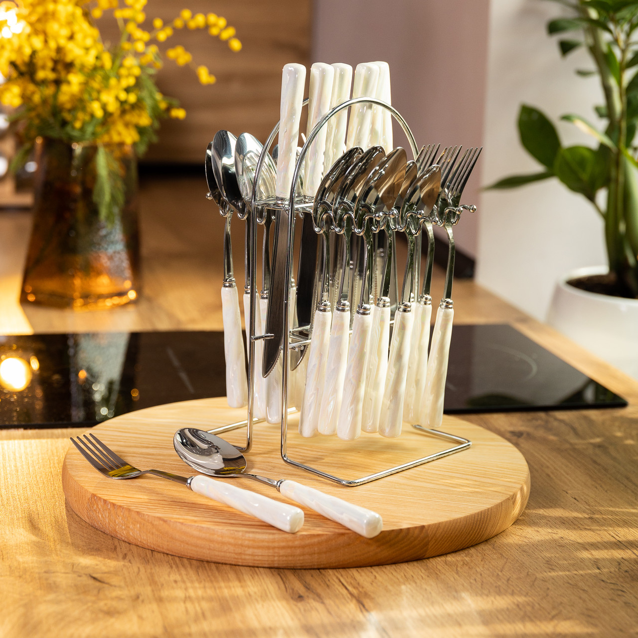 Набір столових приборів на підставці 24 предмети столовий набір на 6 персон Білий зі сріблом