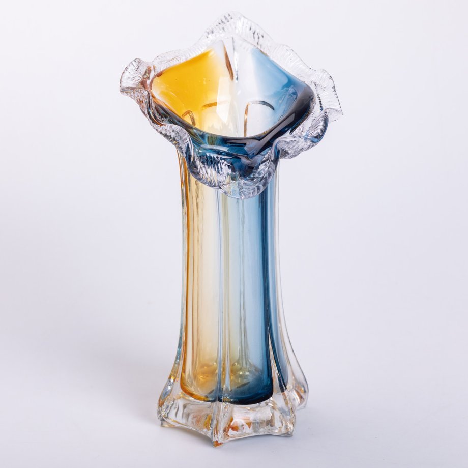Декоративна скляна оригінальна ваза для квітів 29 см стильна фігурна ваза 500 мл Жовто-синя