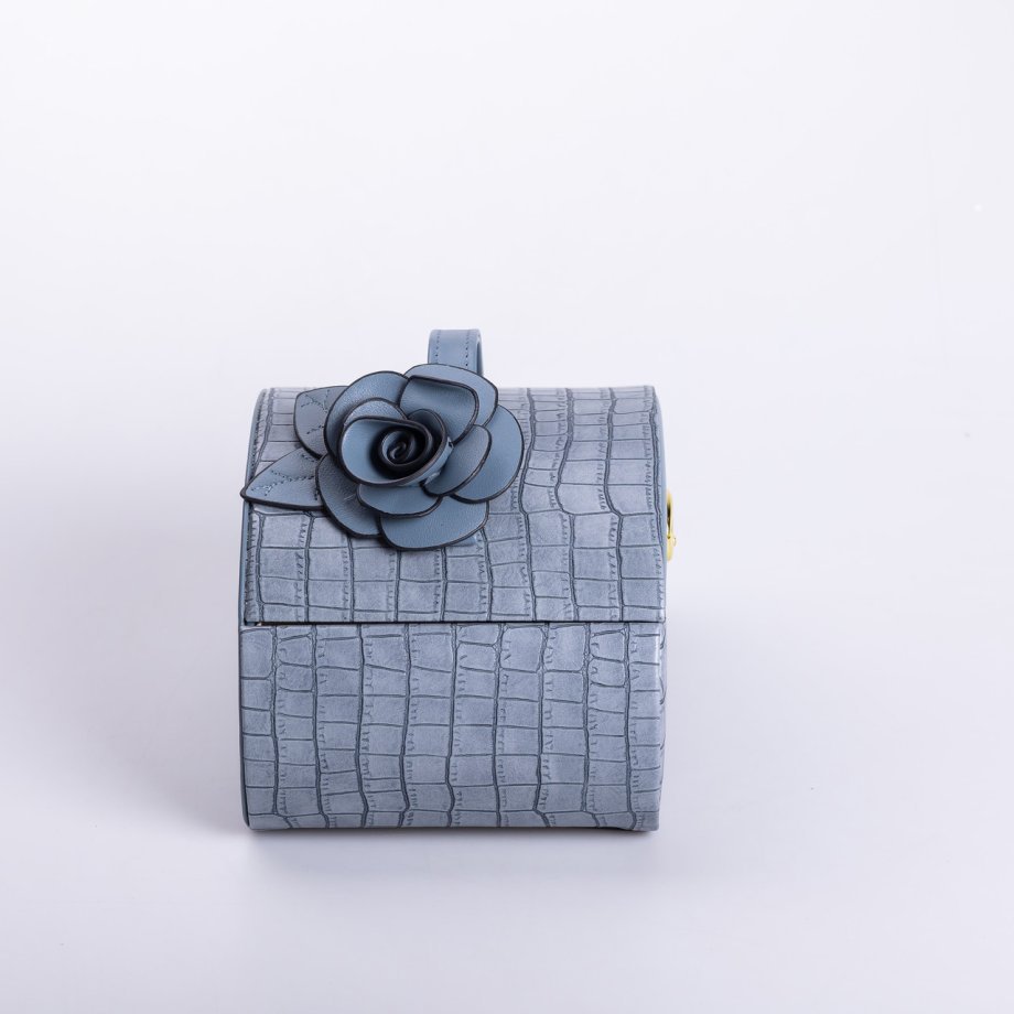 Скринька для прикрас з еко шкіри 3 яруси із замком органайзер для ювелірних виробів